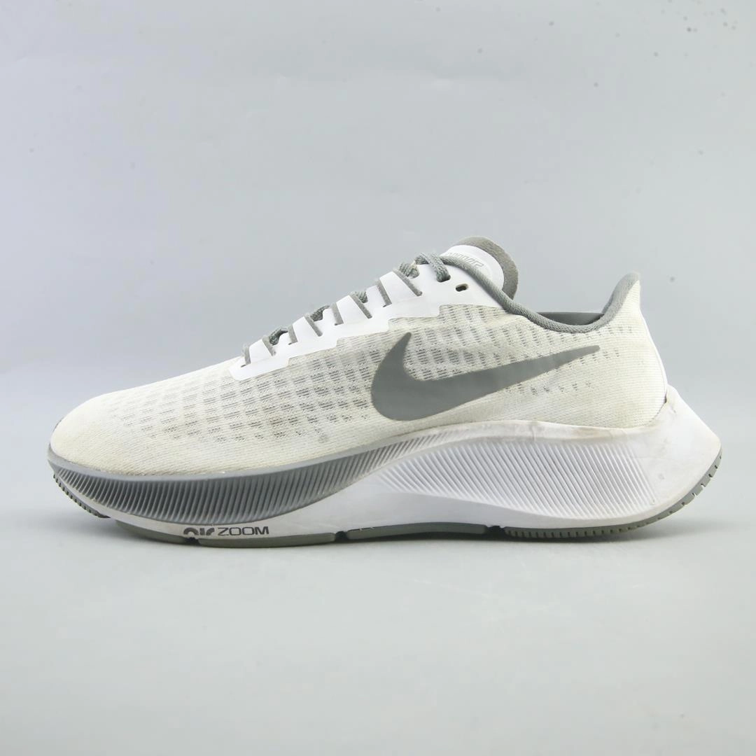 NIKE AIR ZOOM PEGASUS 37 Durable Design easy - to - clean shoe feature