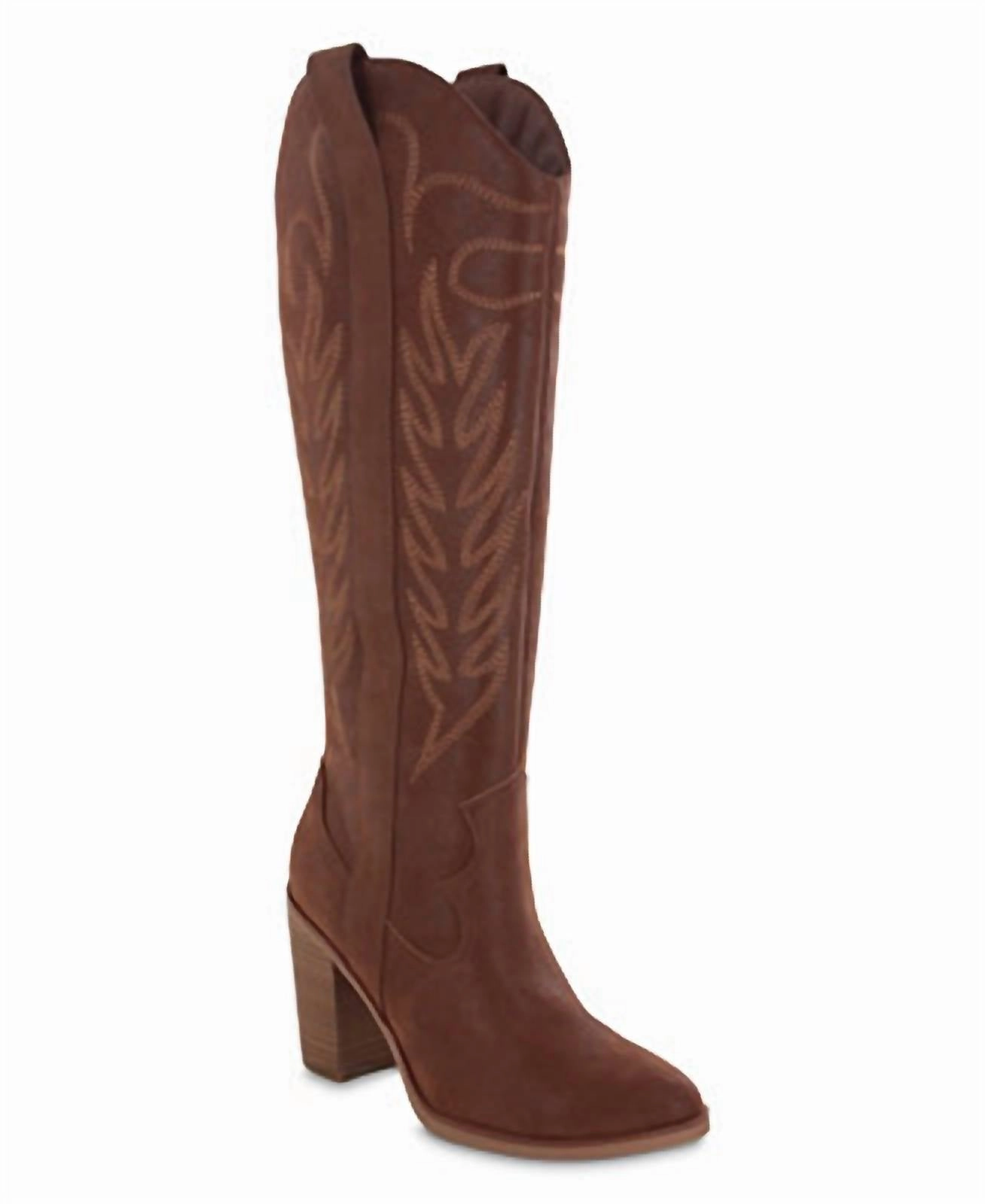 Seamless Comfort Morning Walk Padded Interior Hiking Trails Dakota Boot In Cognac Brown