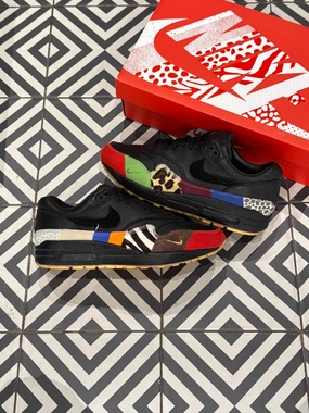 Air Max 1 Master (Taille 40,5) Urban Activity