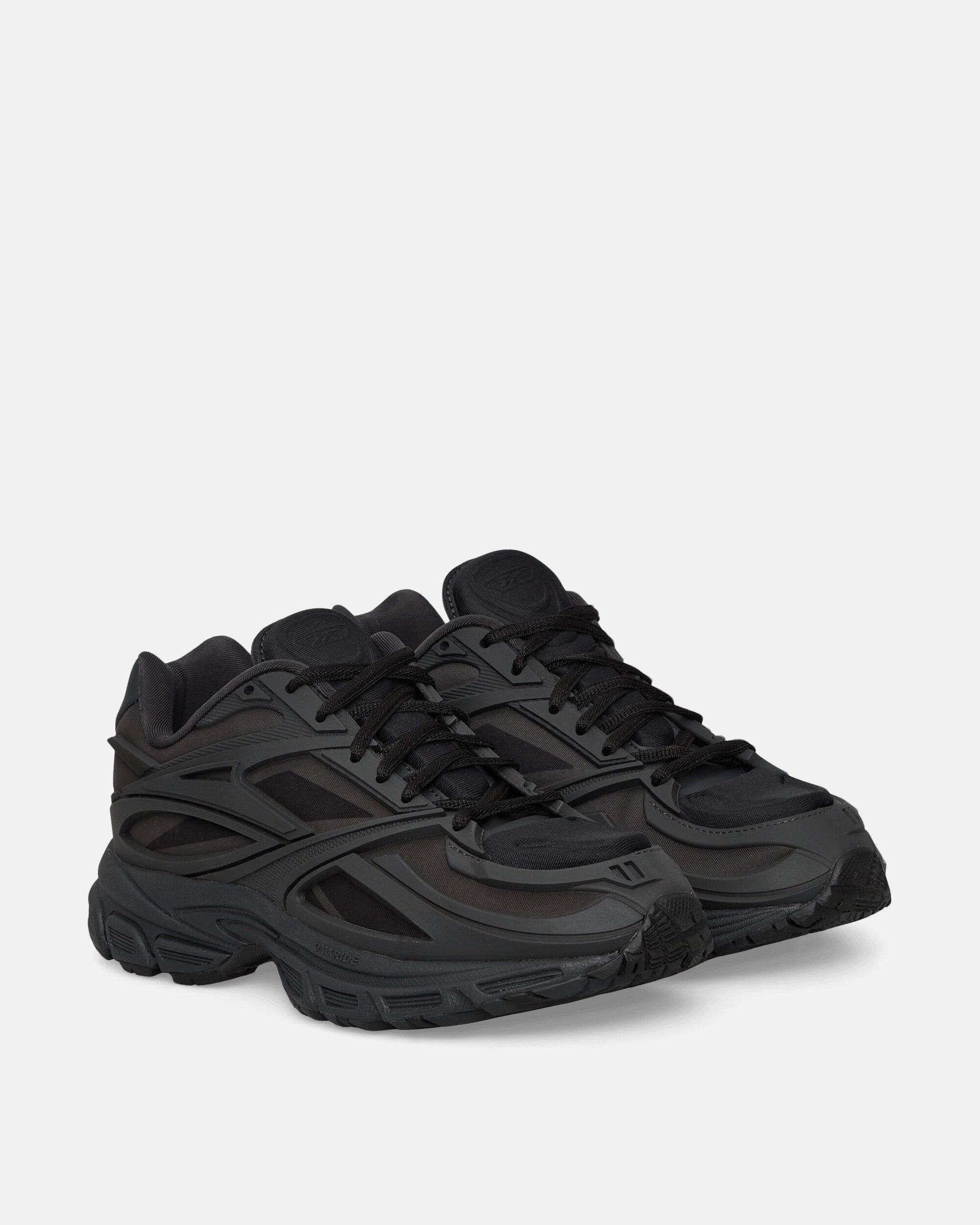 Premier Road Modern Sneakers Core Black Athletic Aesthetic Soft Zone