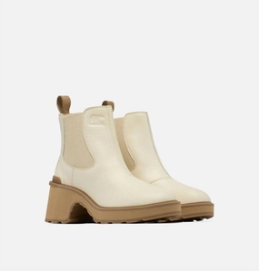 Heel Chelsea Boots In Bleached Ceramic, Caribou Buff Insulated Mountain Hike