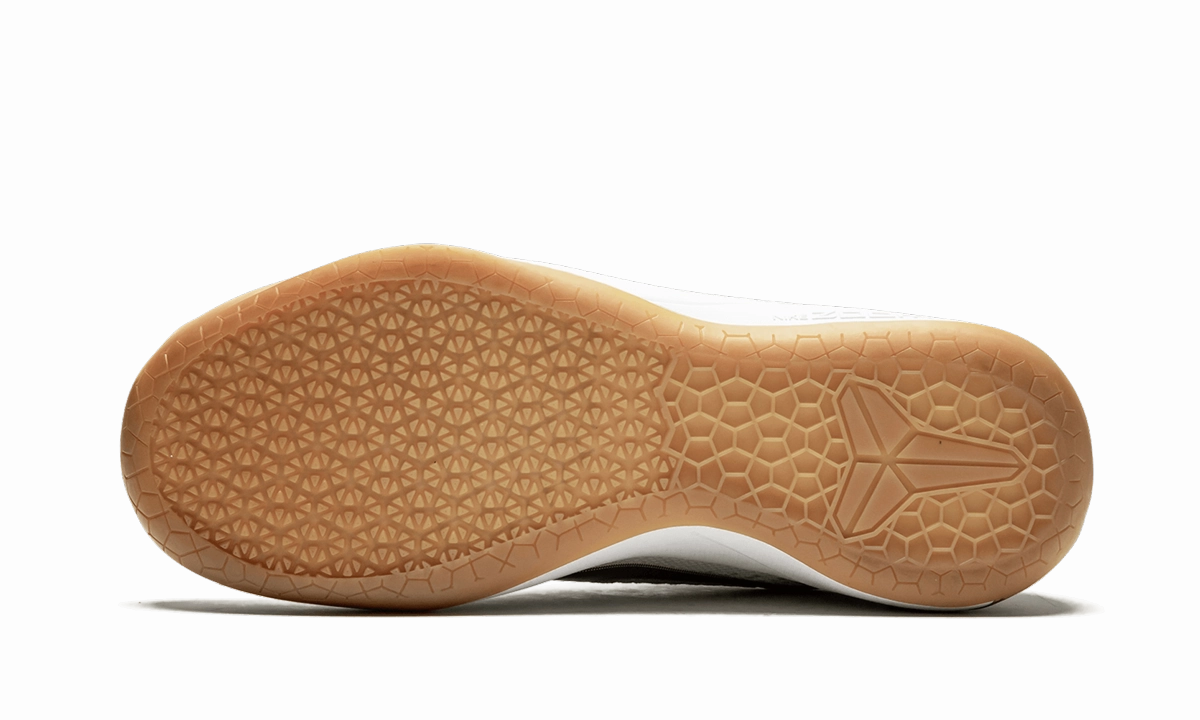Kobe A.D. Torsion Adaptive Sole Design