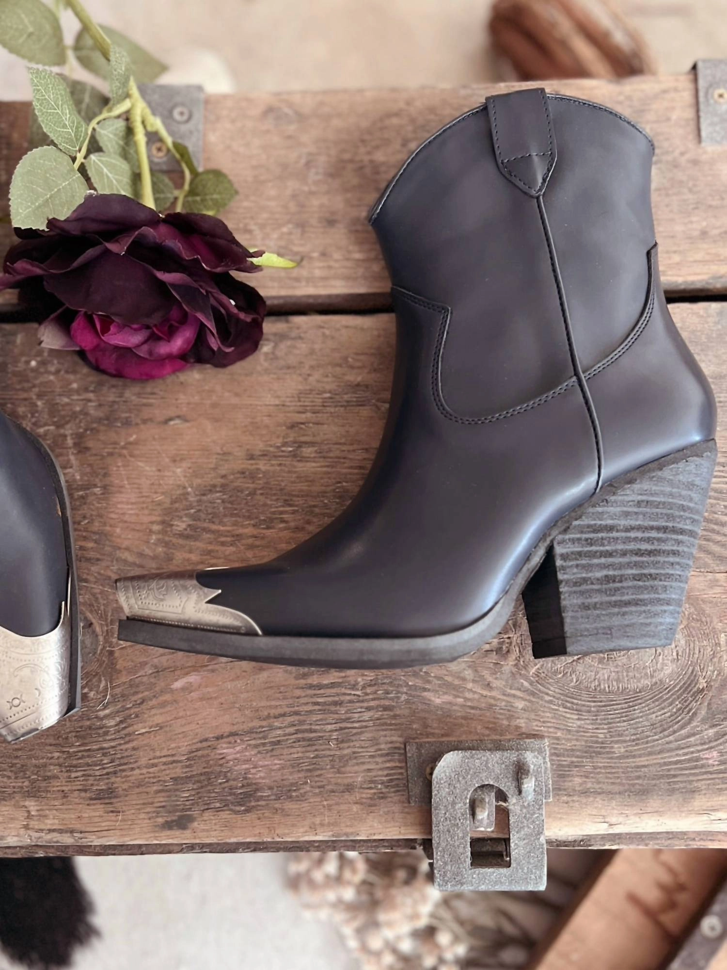 Women's The Bb Boots In Black Modern