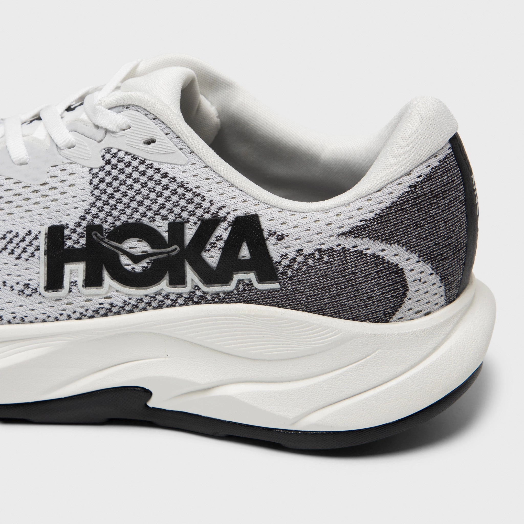 Hoka Rincon 4 White / Black Calm Move Smooth Walk