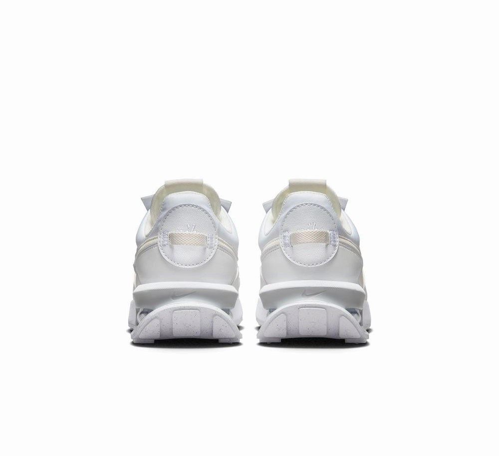 Compression Molded Outsole WOMEN'S AIR MAX PRE-DAY