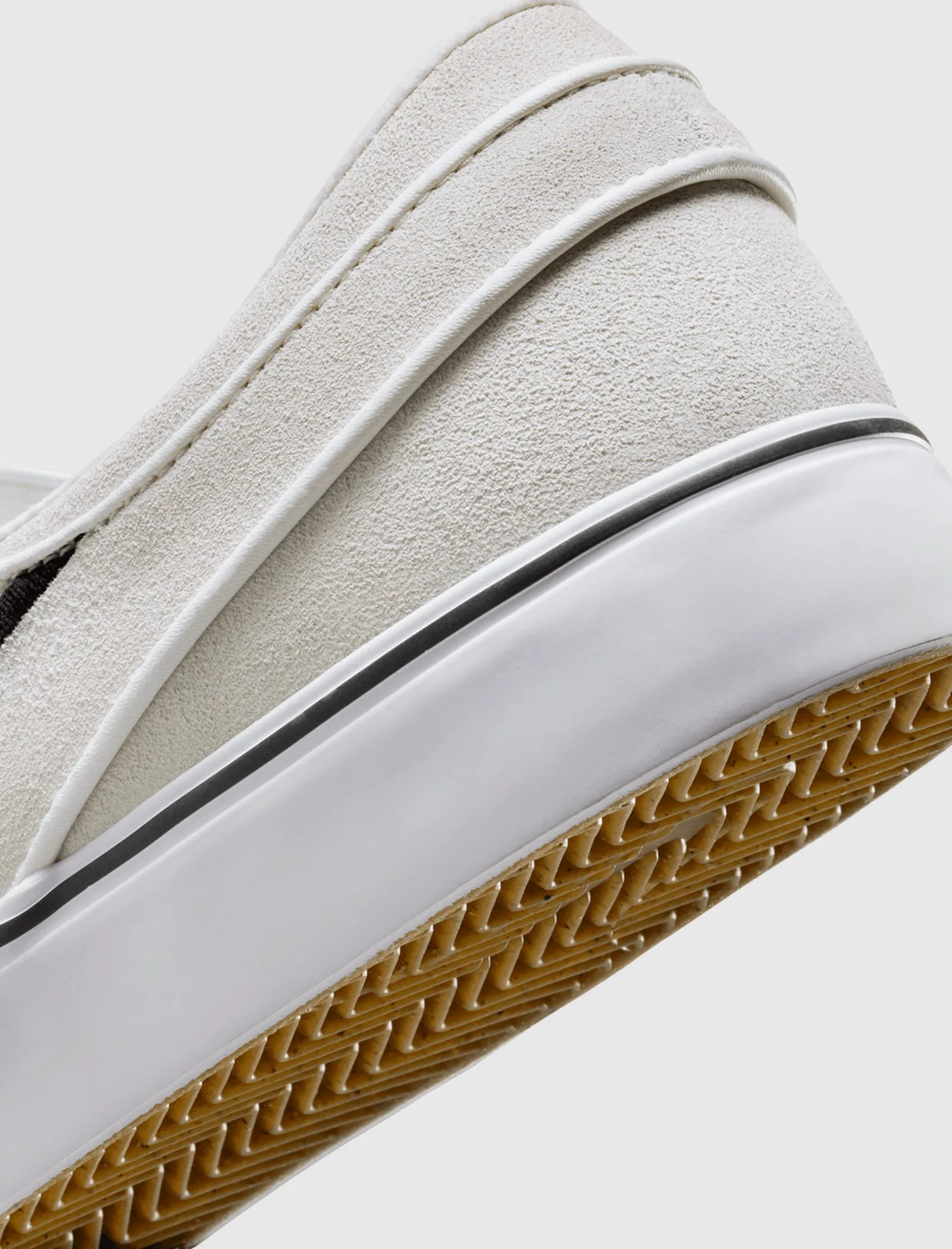 SB JANOSKI  SLIP "WHITE/BLACK" Ergonomic Design