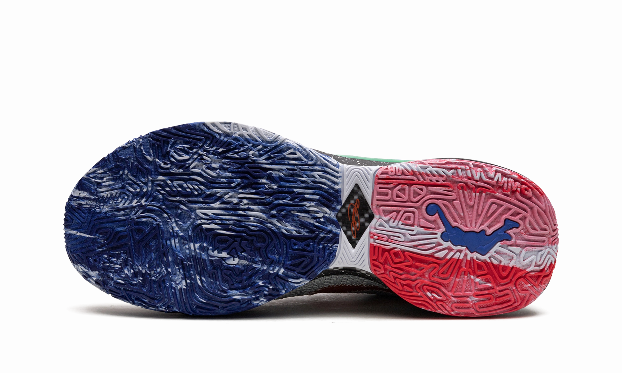 Responsive Foam Core MVP Feel LeBron 20 "Nike Lifer"