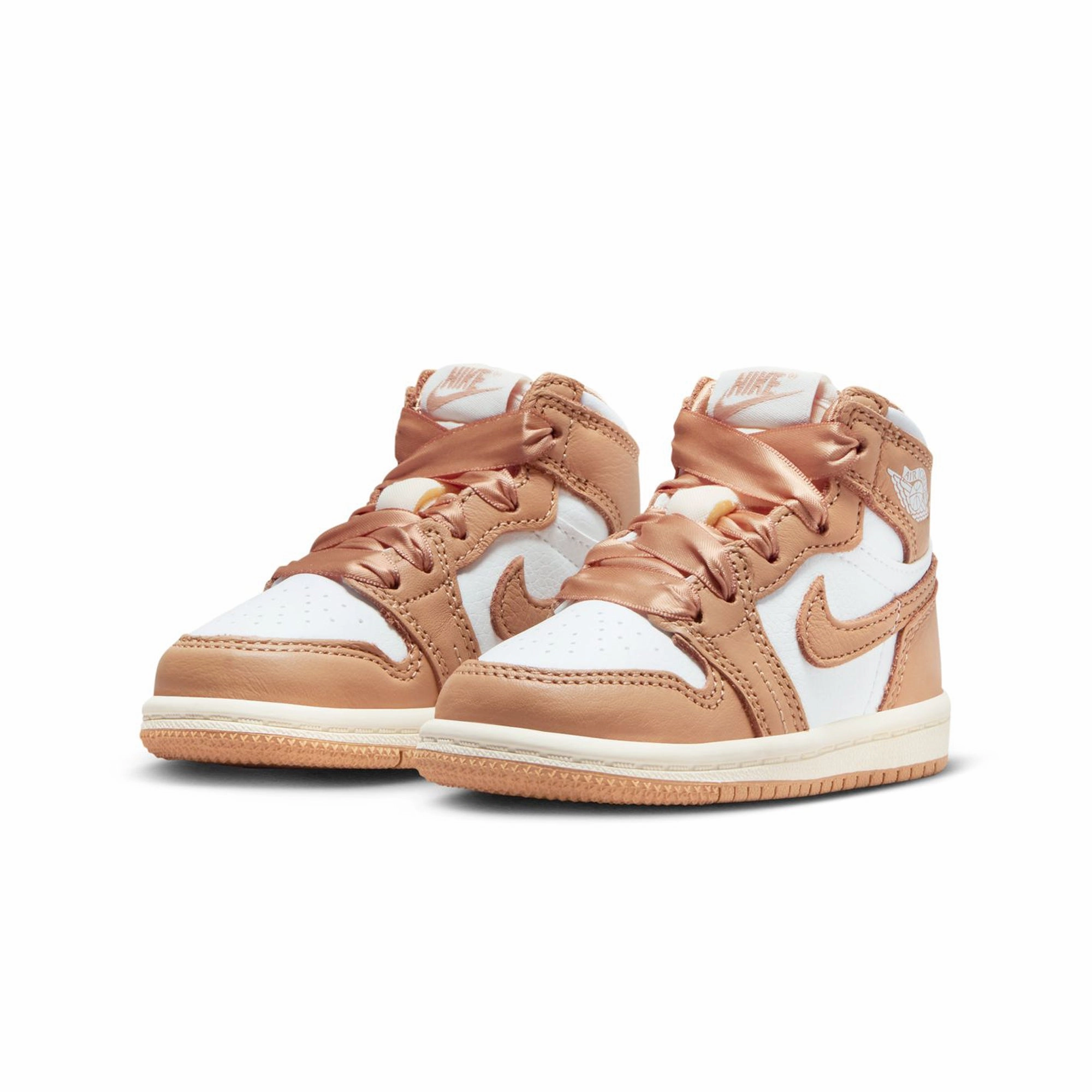 Perimeter Cushioning Slip On Design Jordan 1 Retro High OG FN6623-201