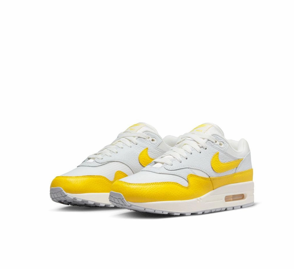 WOMEN'S NIKE AIR MAX 1 Sleek Style Sleek Fit