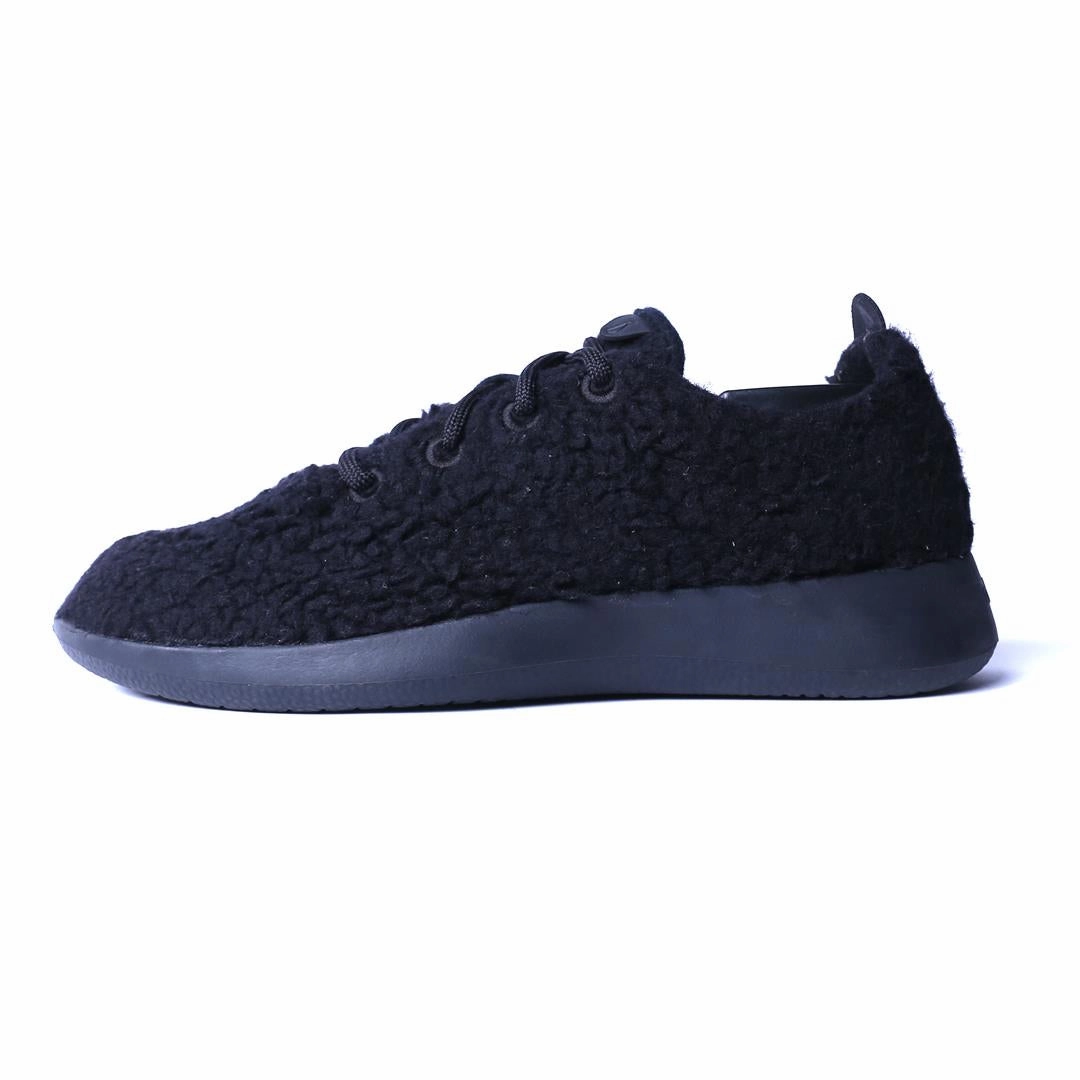 running in a beam bridge area shoes Urban fitness ALLBIRDS  WOOL RUNNER FLUFFS