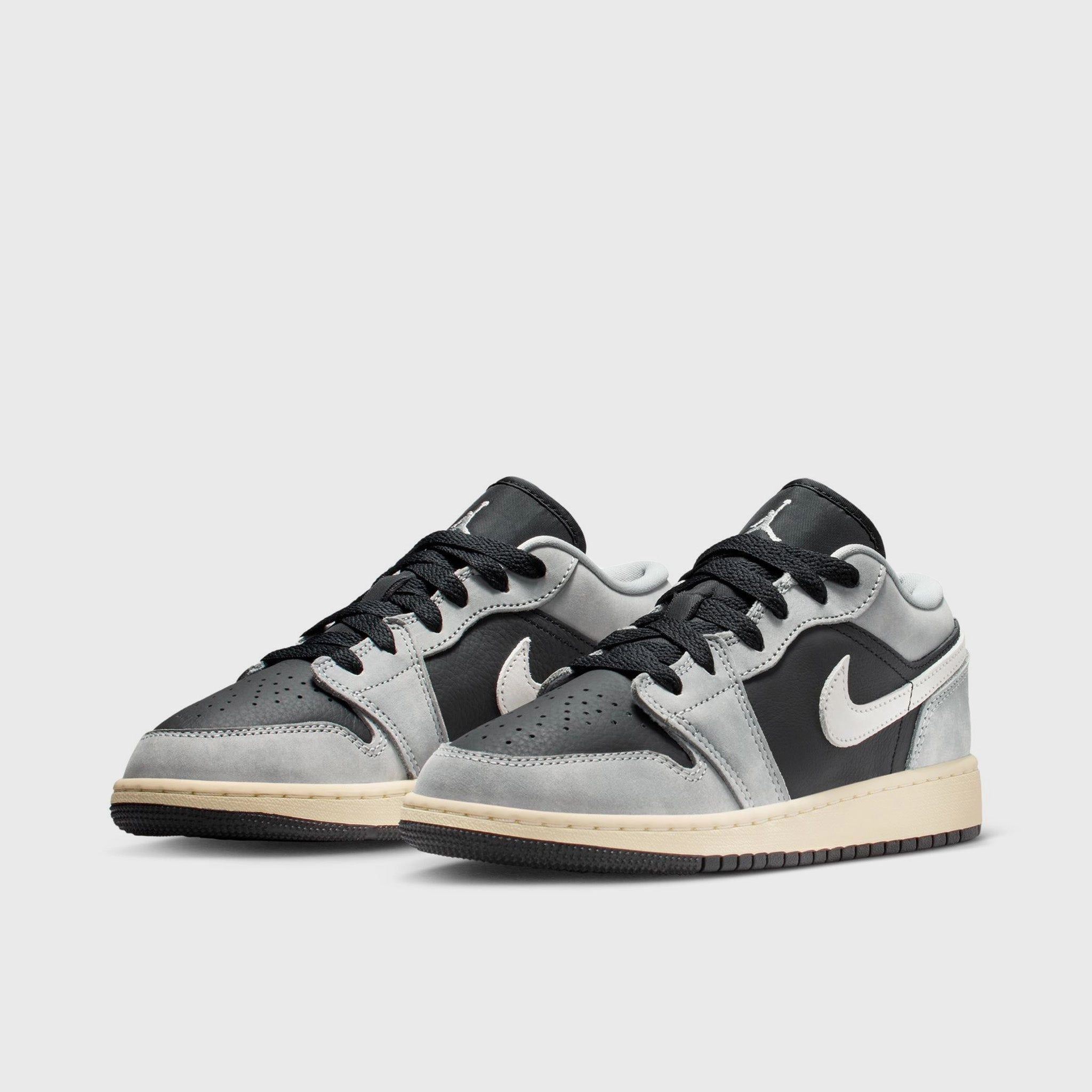 ventilation channels hook and loop closure Jordan 1 Low SE GS Light Smoke Grey / Black - Sail
