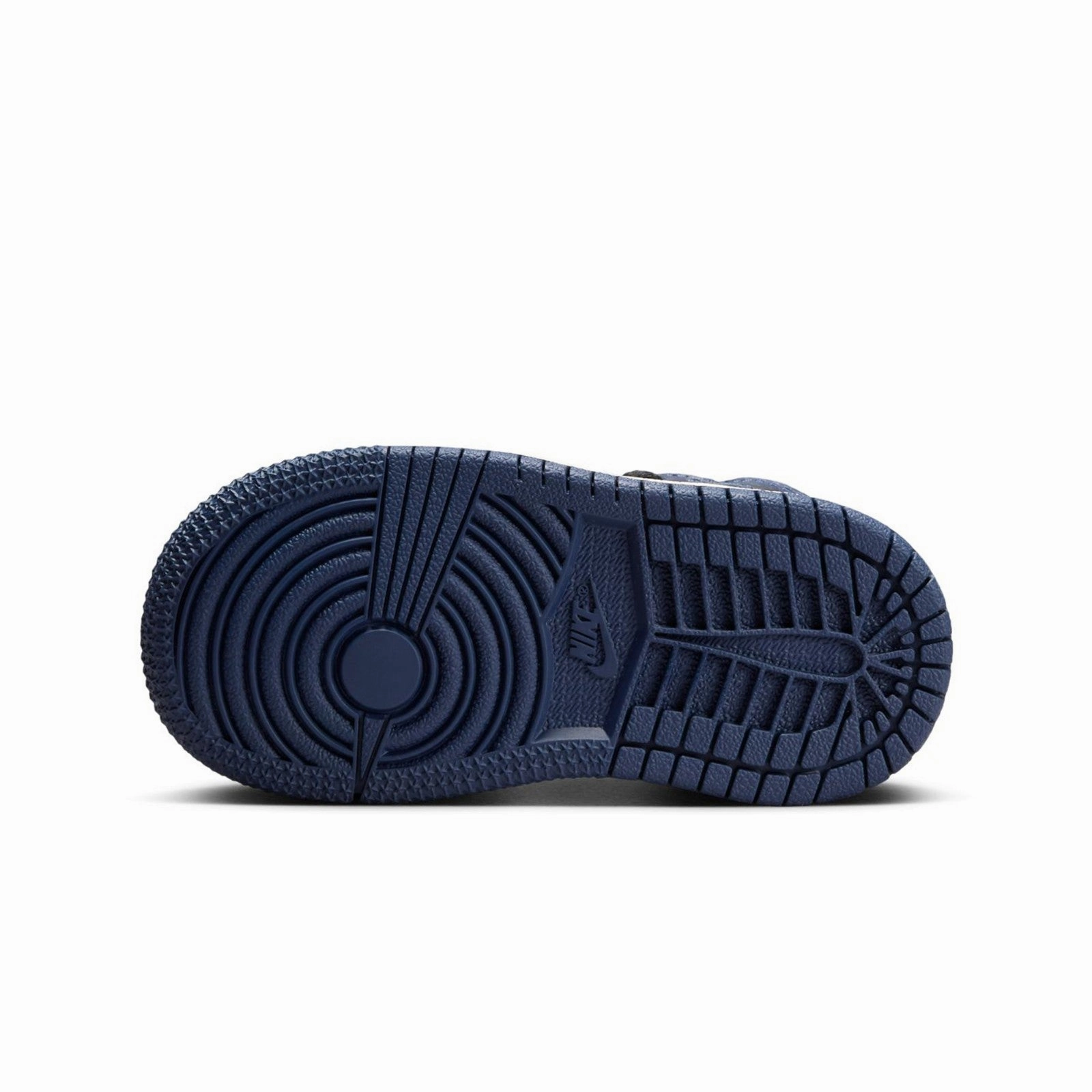Strong Stride Jordan 1 Retro High OG "Midnight Navy" FD1413-401