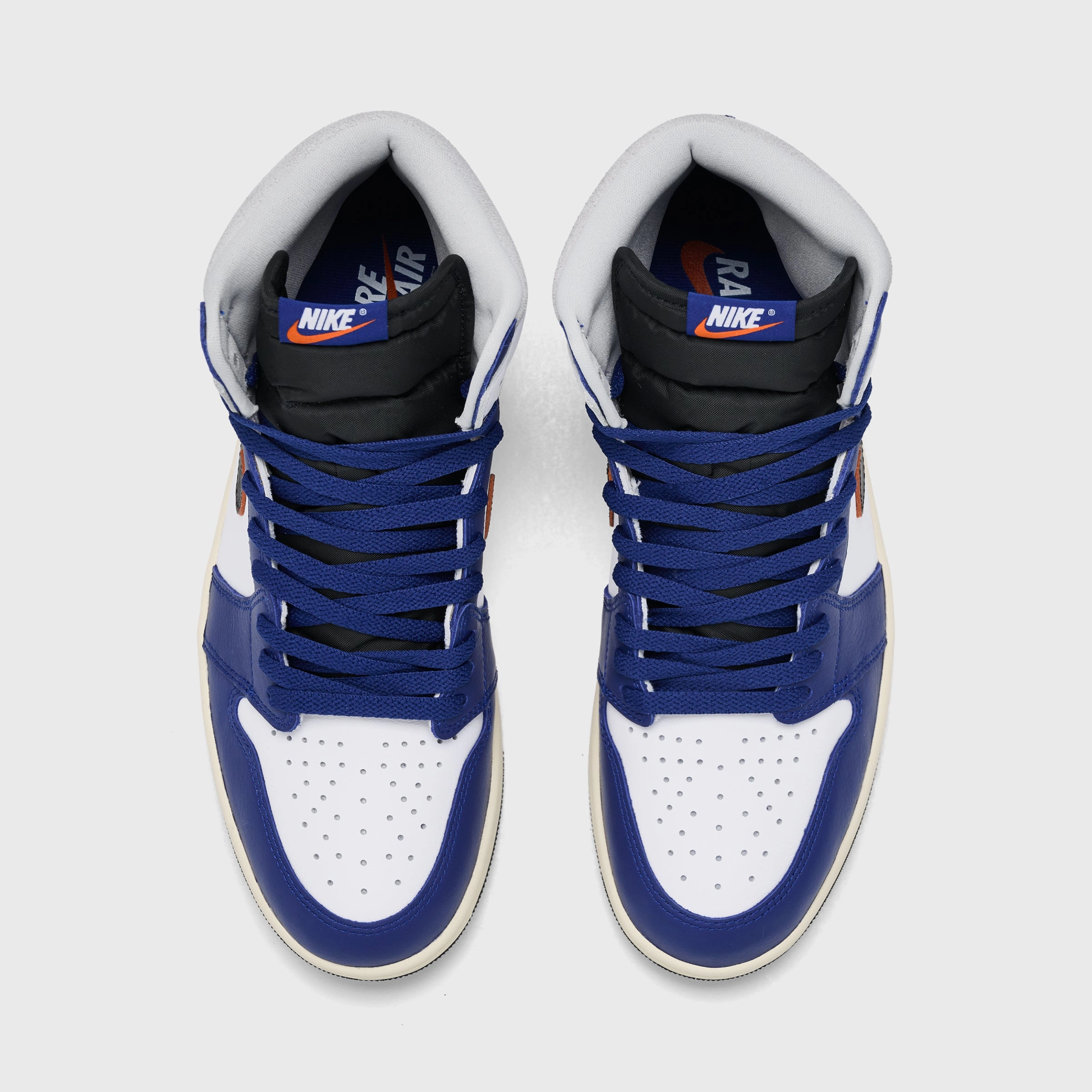 Jordan 1 Retro High OG White / Black / Neutral Grey - Deep Royal Blue Speed Traction Area