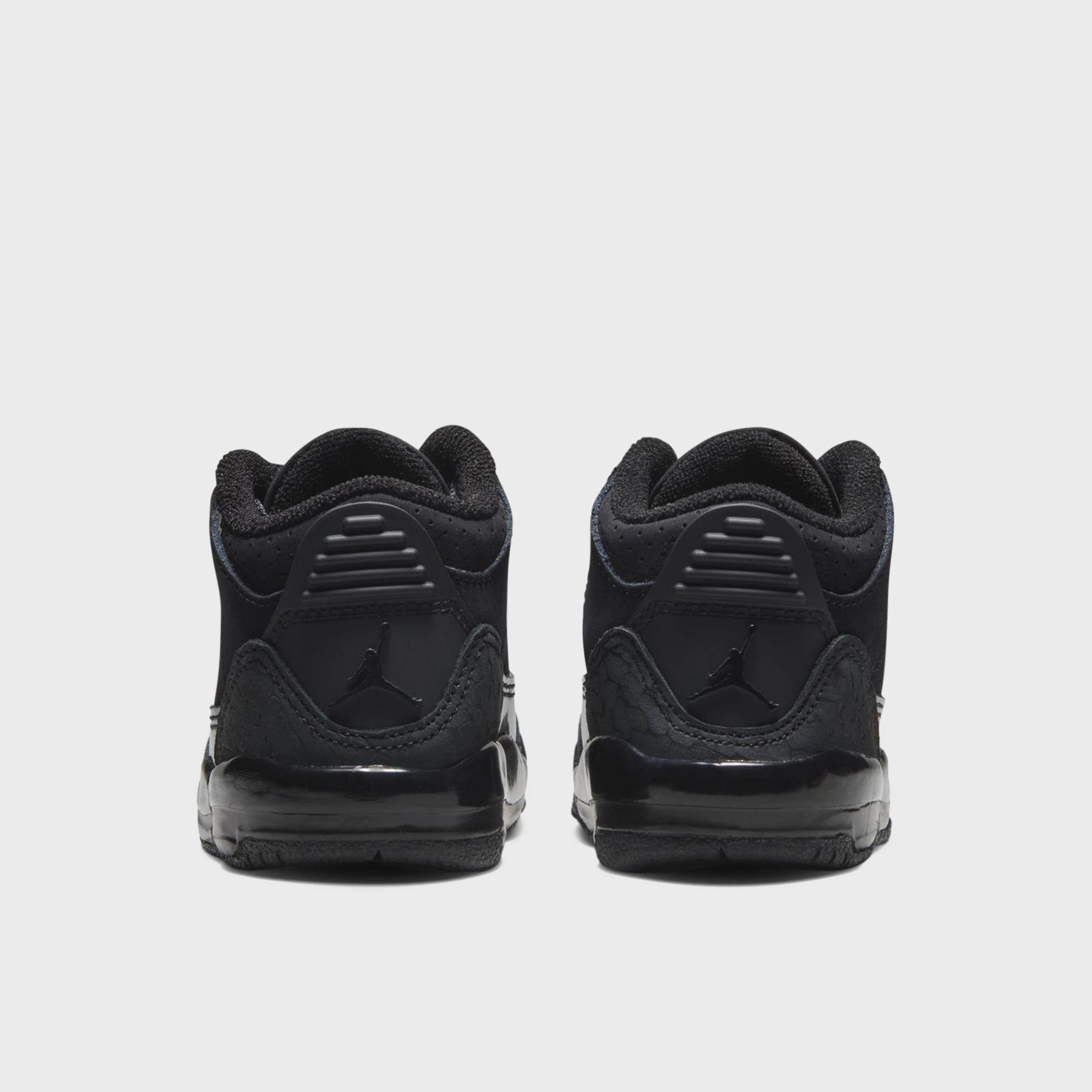 Stability Tech Mesh Neutral Stride Design Jordan 3 Retro TD Black / Dark Charcoal - White