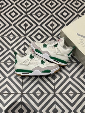 Mid Top Zero Gravity Cushioning Jordan 4 SB Pine Green (Taille 40,5)