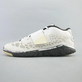 JORDAN FLIGHT FLEX TRAINER 2 Adaptive Cushioning System Lace   Up Closure