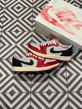 Jordan Low Trophy Room (Taille 38,5) Daily Commuting Stylish