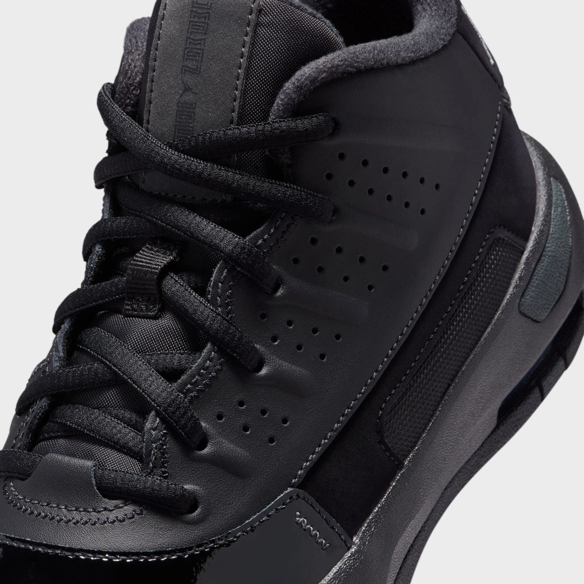 Maximum Agility Good Arch Support Jordan Max Aura 7 GS Black / Anthracite