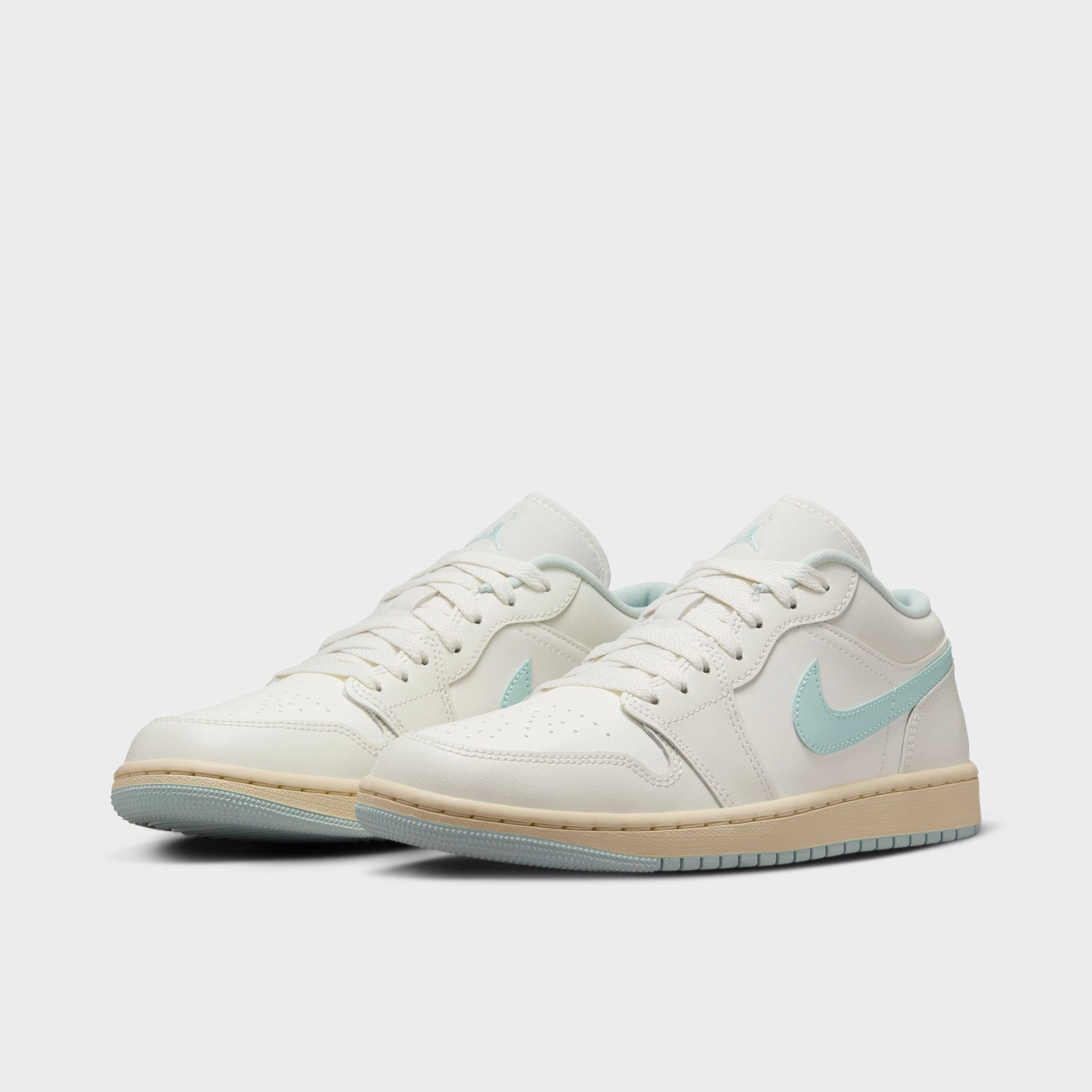 Hyperelastic Foam Full Court Jordan Women's 1 Low Sail / Igloo