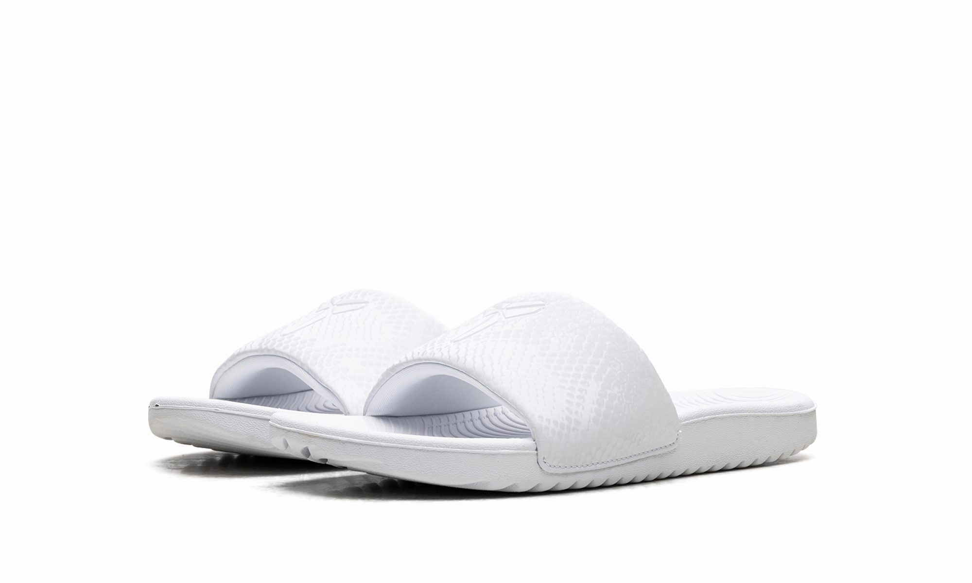 Kawa Slide GS "Kobe Bryant - Triple White" Dynamic Cushioning