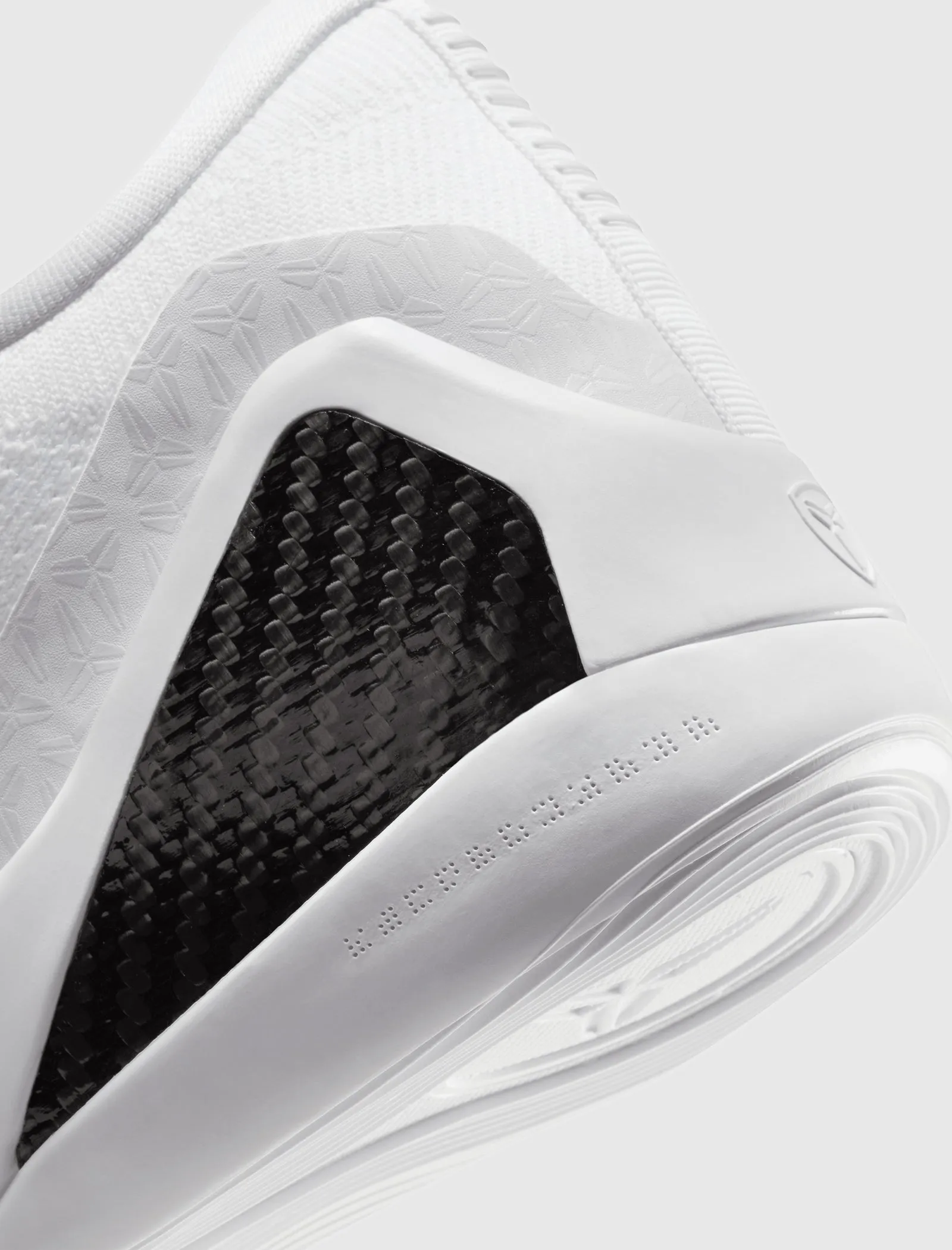 KOBE IX ELITE LOW PROTRO "WHITE" Low Profile Weekend Trip