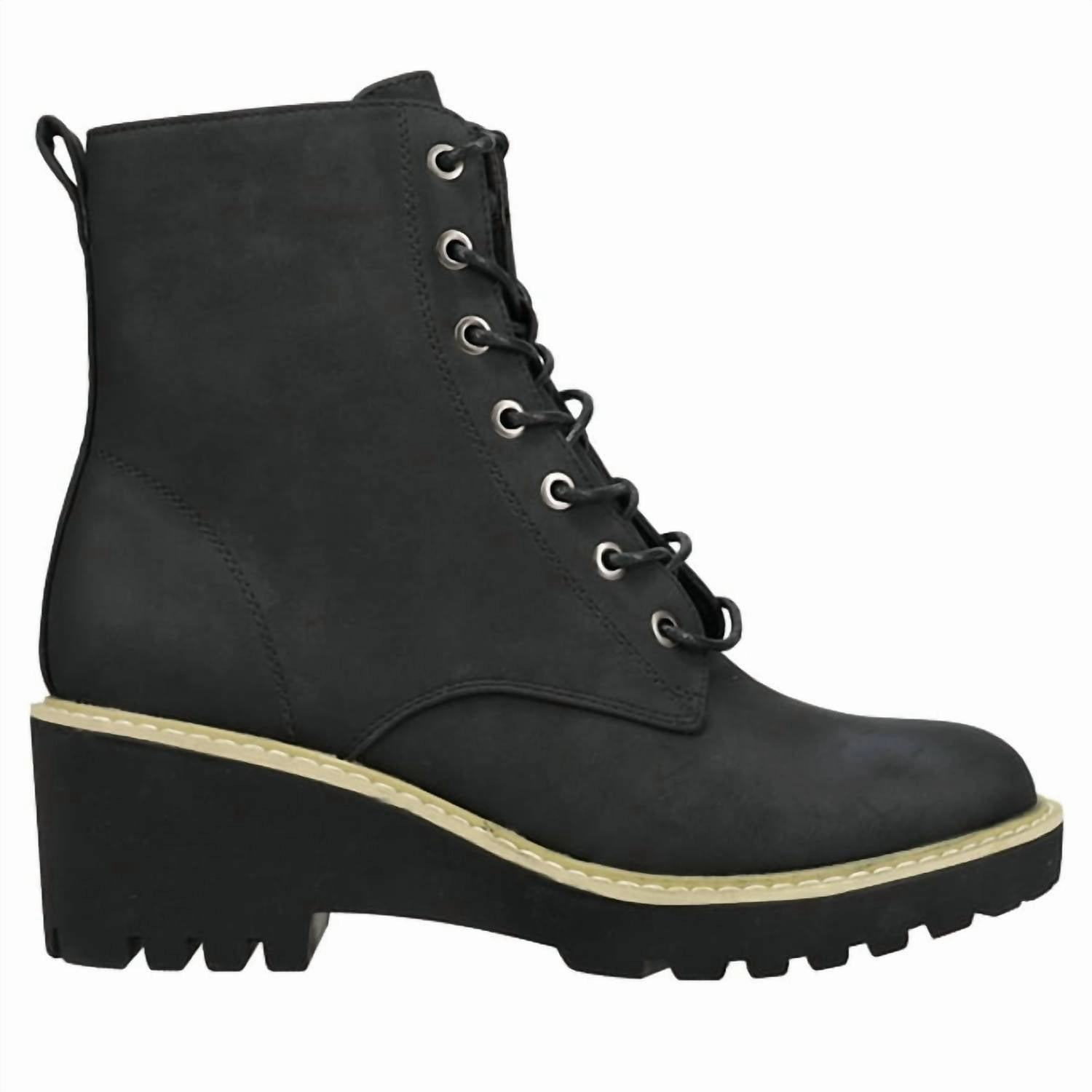 Feather Light Snow Trekker Heat-resistant Lace Up Wedge Heel Boot In Black