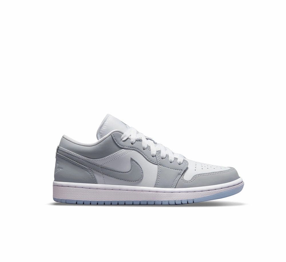 Snug Heel Lock Fit WOMEN'S AIR JORDAN 1 LOW