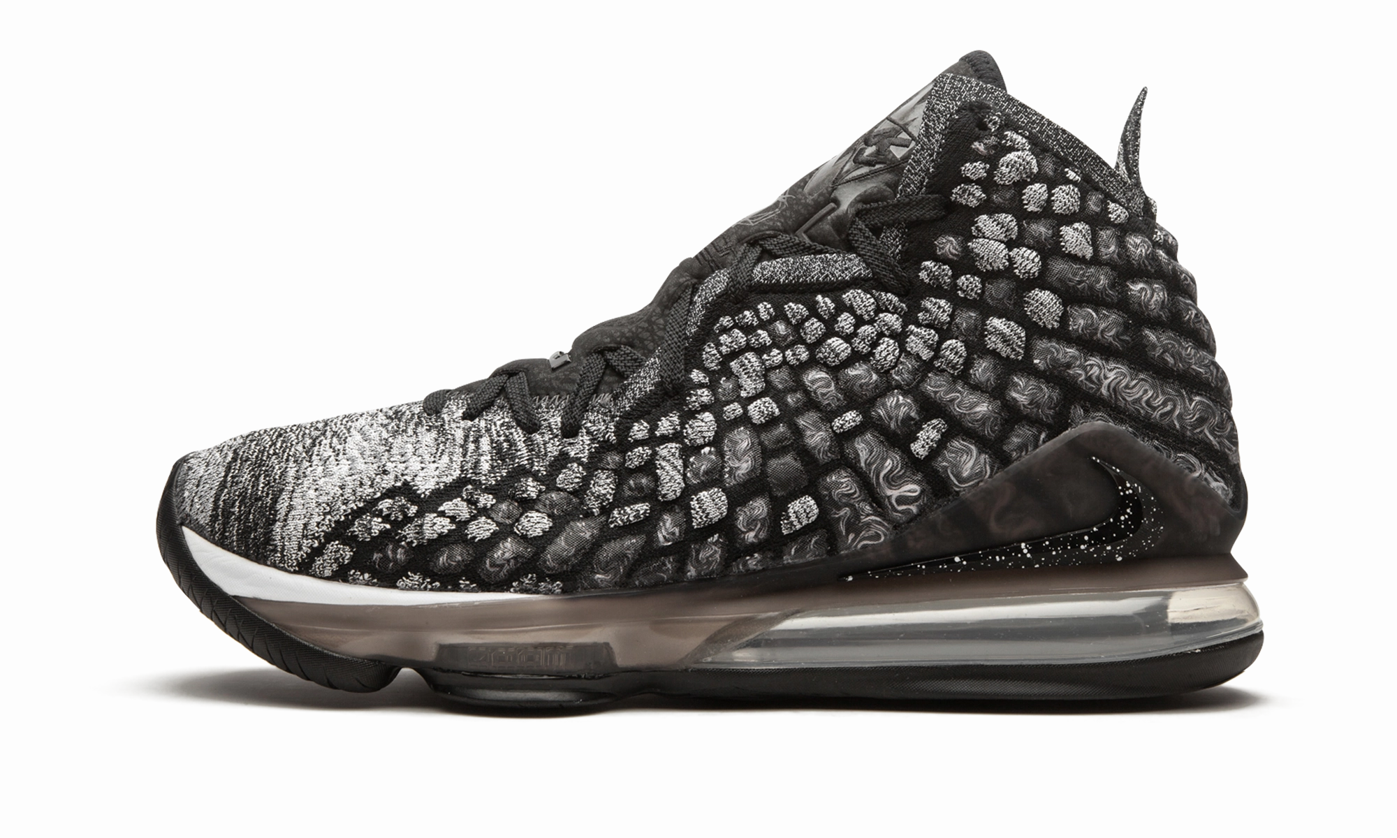Sneaker Style Swift Move Lebron 17 "Black/White"