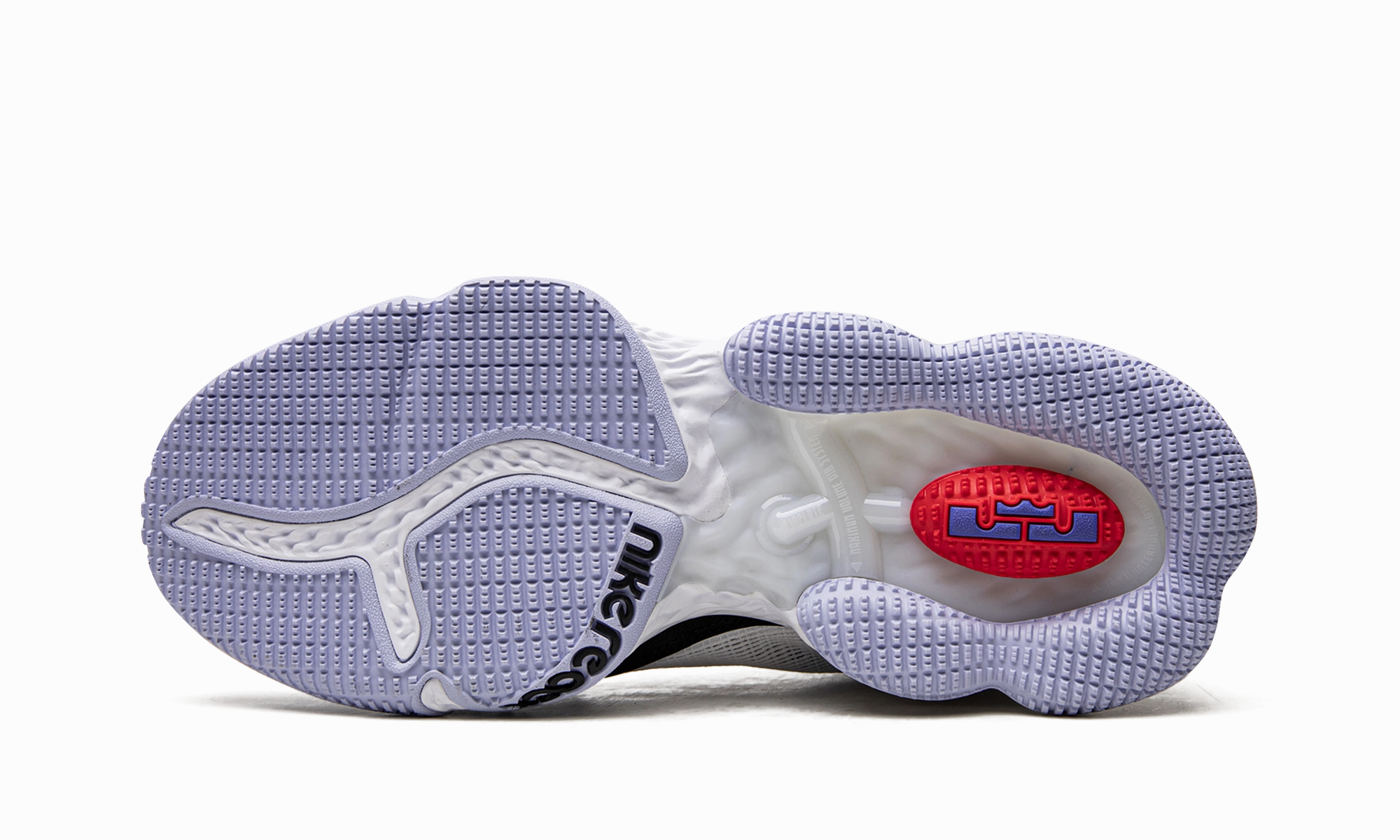 High-Impact Support Court Grip LeBron 19 Low "Black Toe"