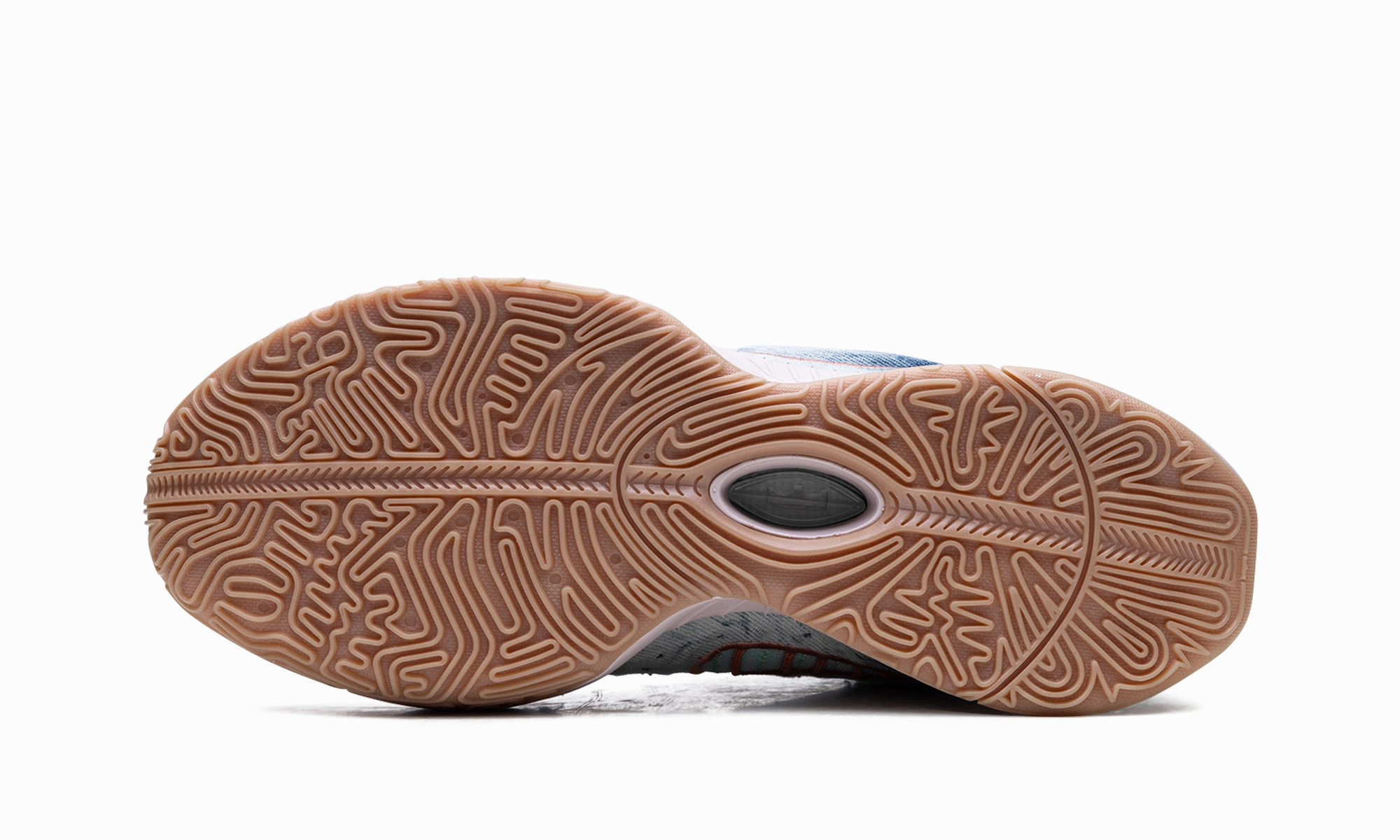 LeBron 21 "Aragonite" Dynamic Motion Weave Anti Slip Pattern