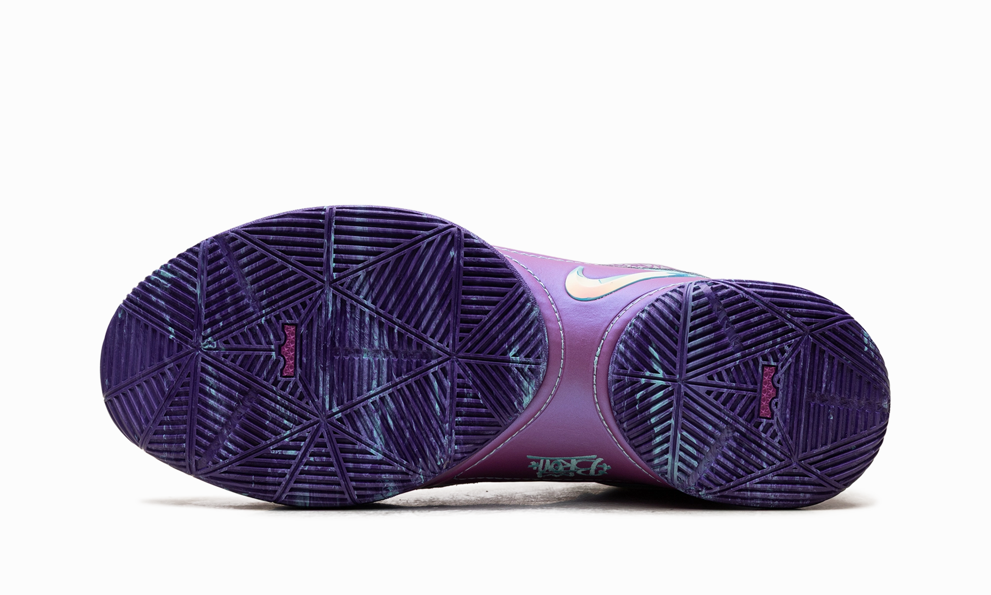 Ergonomic Shape Stability Control Plate LeBron 22 "Frozen Grapes"