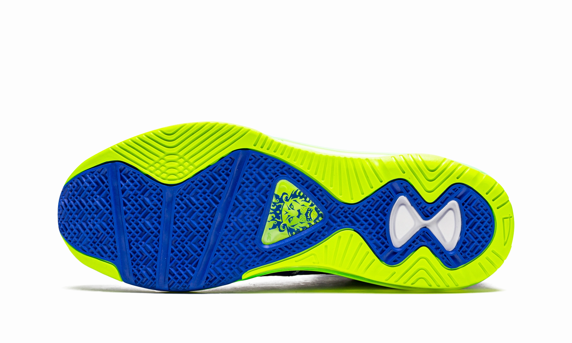 Vertical Cushioning Ventilated Tongue Design LeBron 8 V2 Low "Sprite 2021"