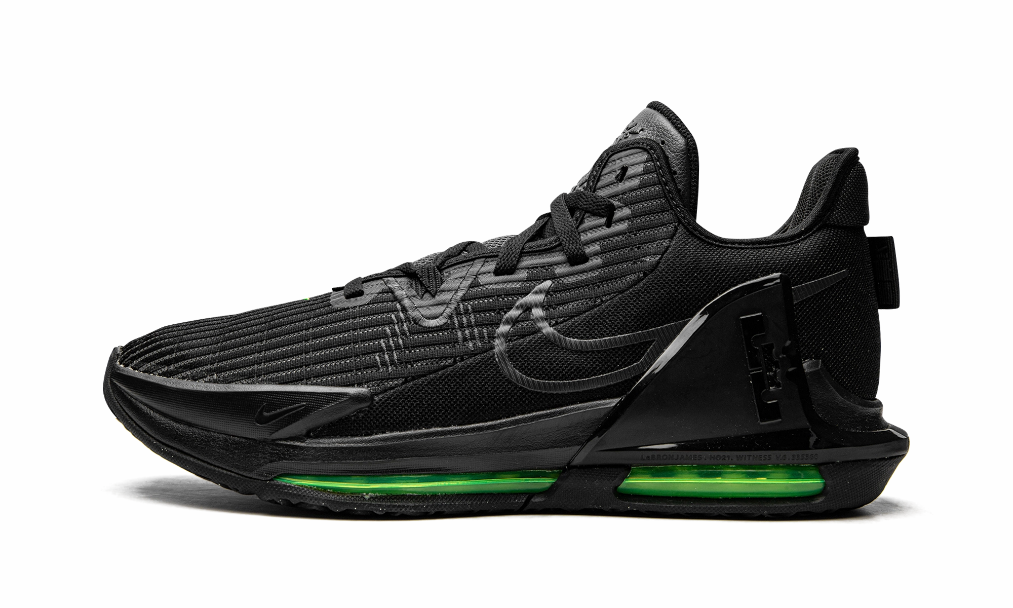 LeBron Witness VI Training Focus Zone durable soles