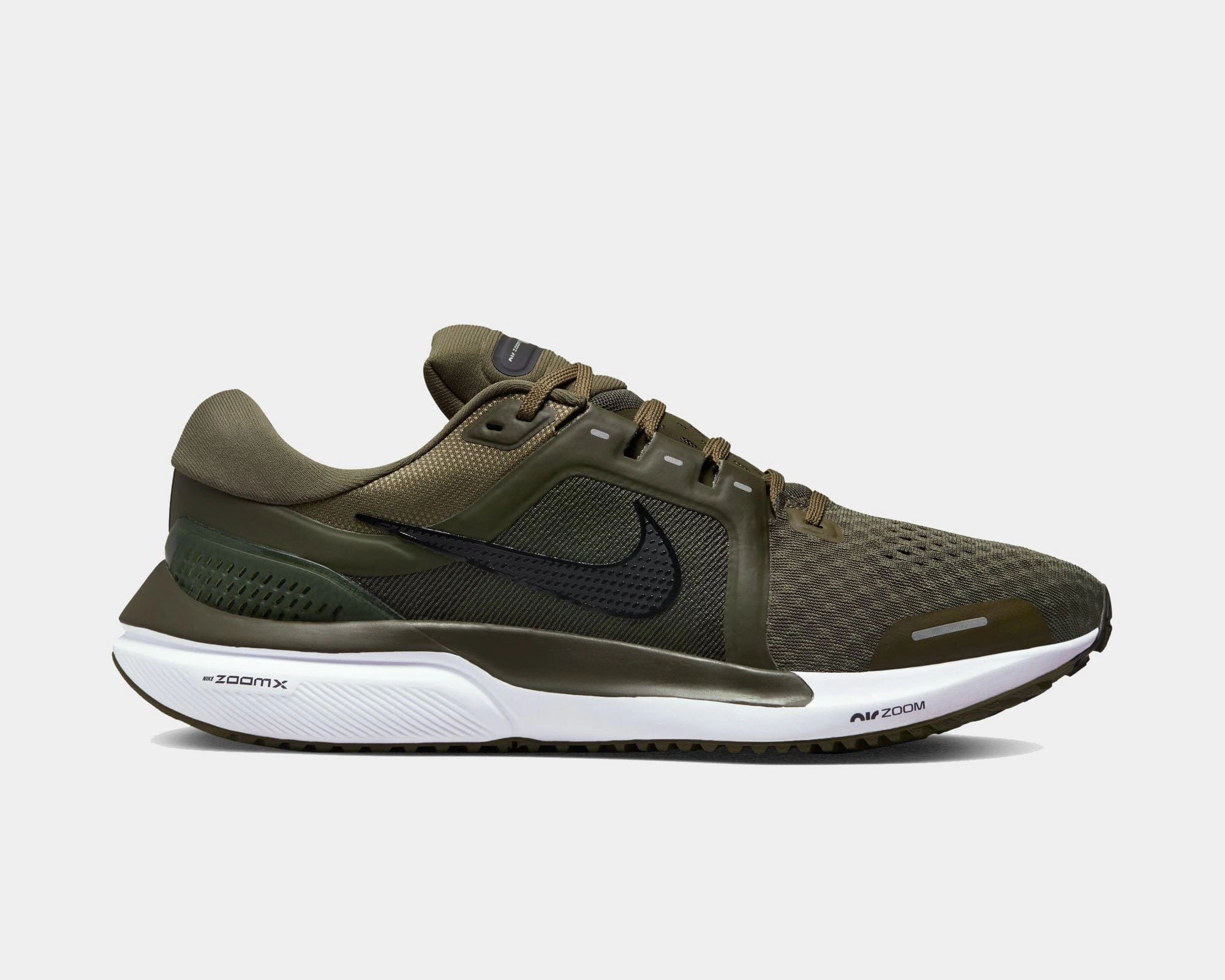 running with a durable outsole night running Air Zoom Vomero 16