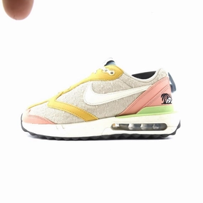 sporty sneakers shock - dispersing shoes NIKE AIR MAX DAWN SE