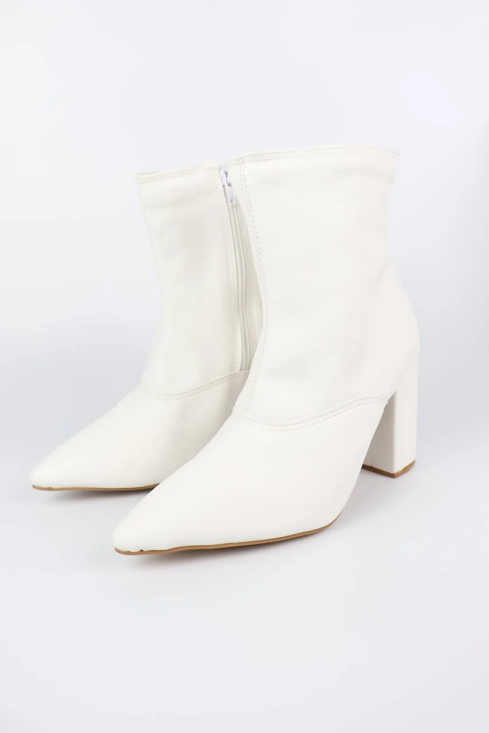 Sophia Boots In White Quality Sole Breathable Weekend Wanderer
