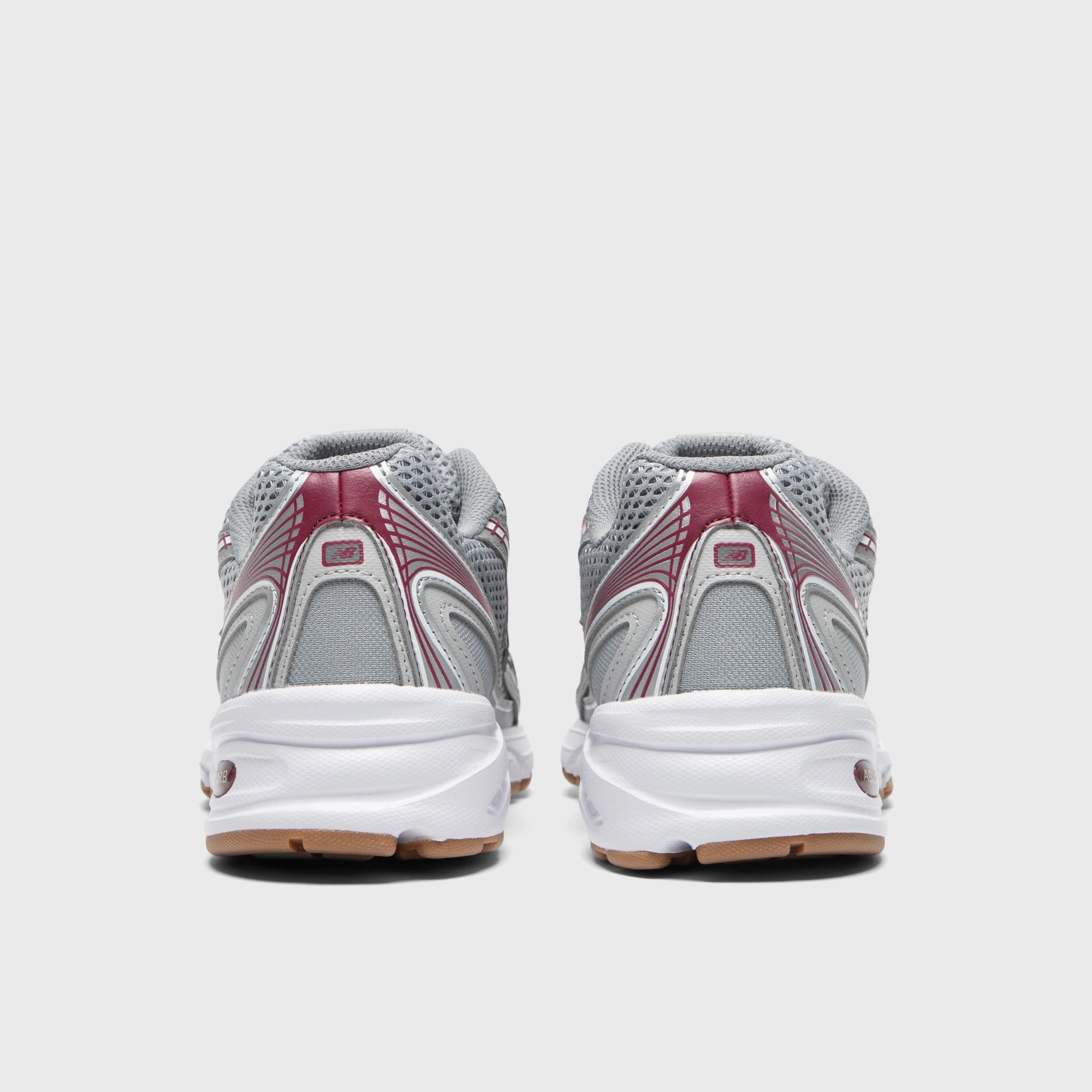 molded shoes New Balance 740 Monarch Burgundy / Slate Grey