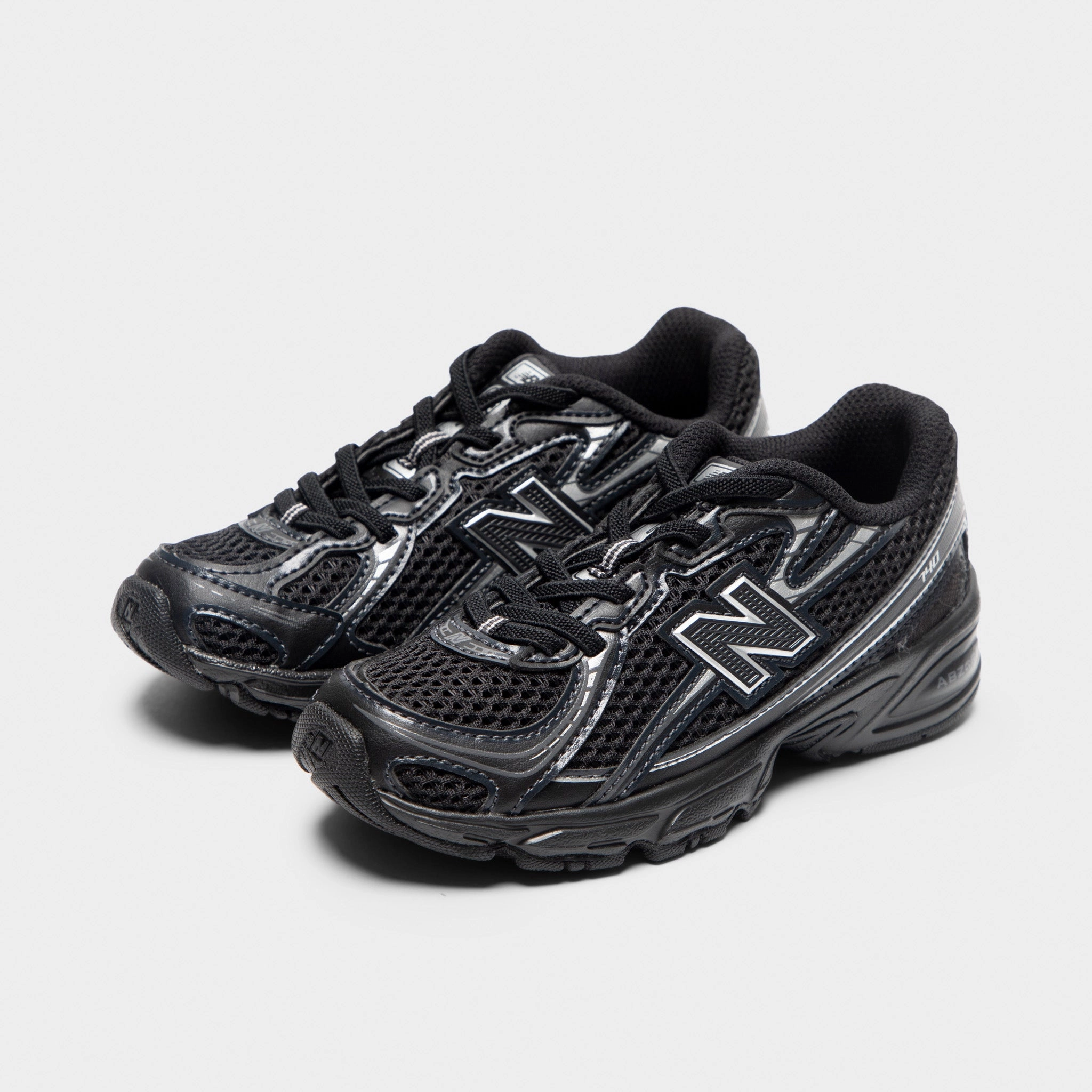 New Balance Children's 740 Black / Silver Metallic Running Equipment