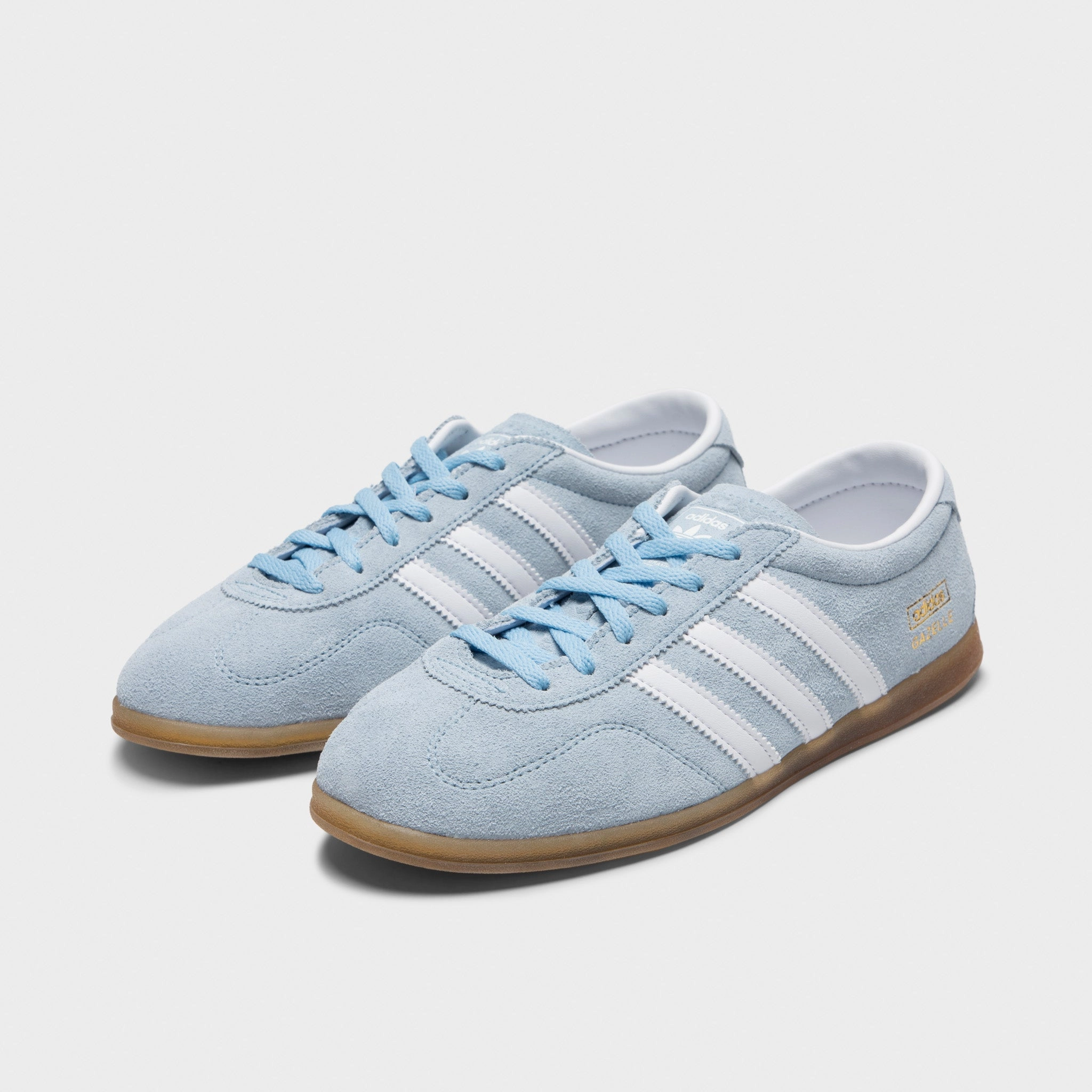 Win Step adidas Originals Women's Gazelle Lo Pro Clear Sky / White - Gum