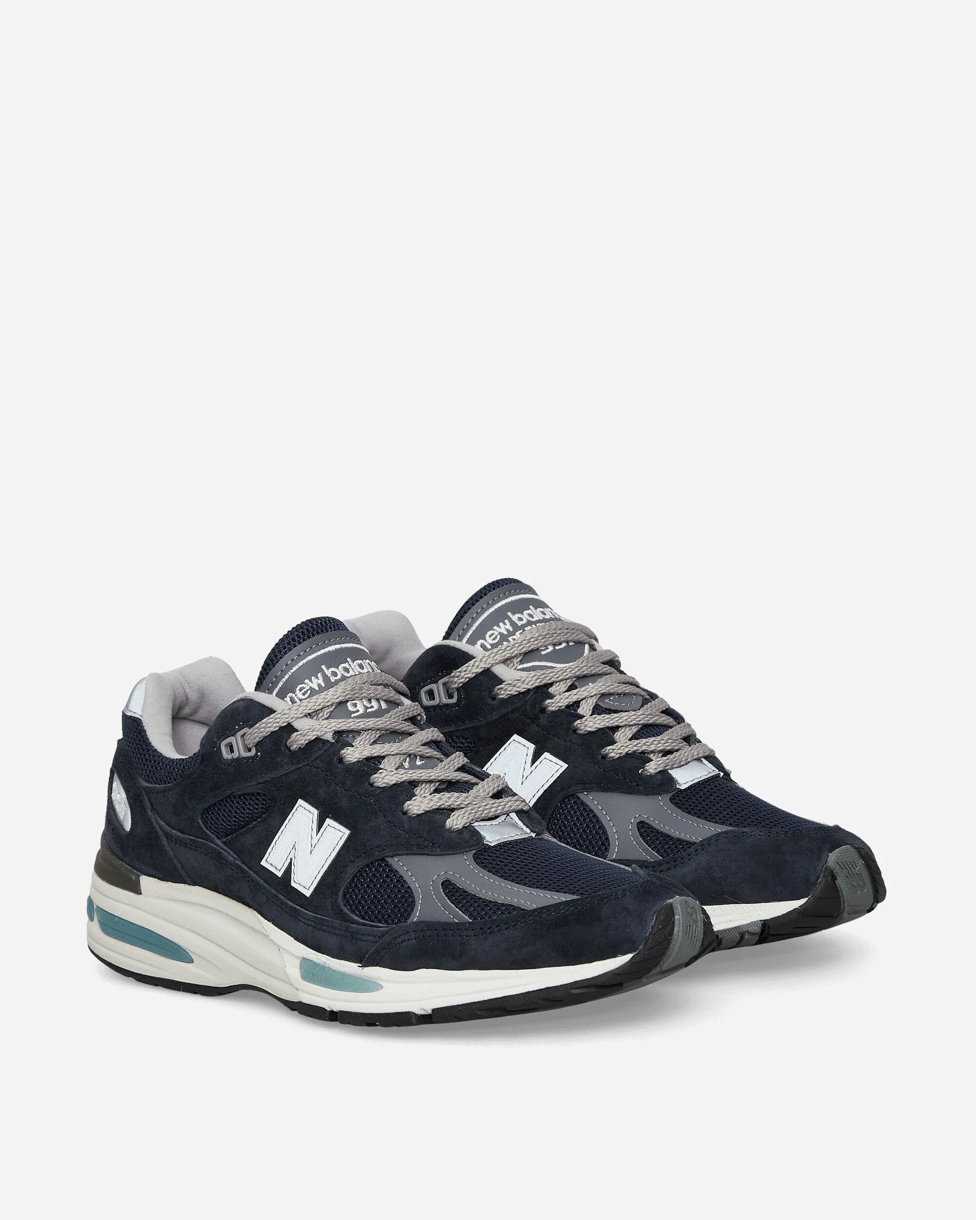 Made in UK 991v2 Sneakers Dark Navy / Smoked Pearl / Silver Padded Collar Padding