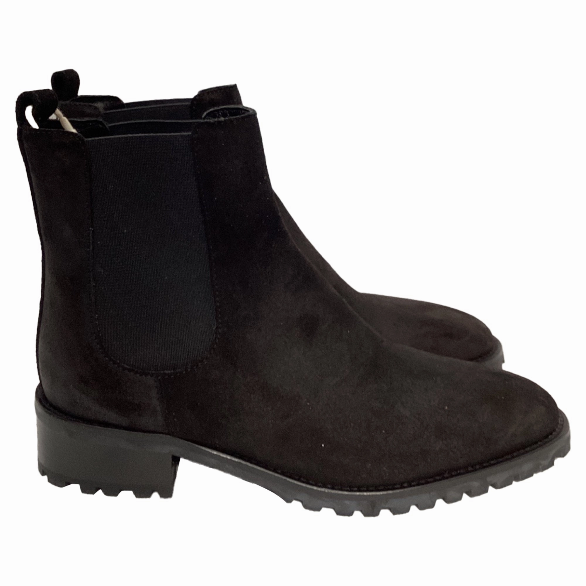 Concert Look Sturdy sole Manolo Blahnik Chelata Chelsea Boots in Black Suede