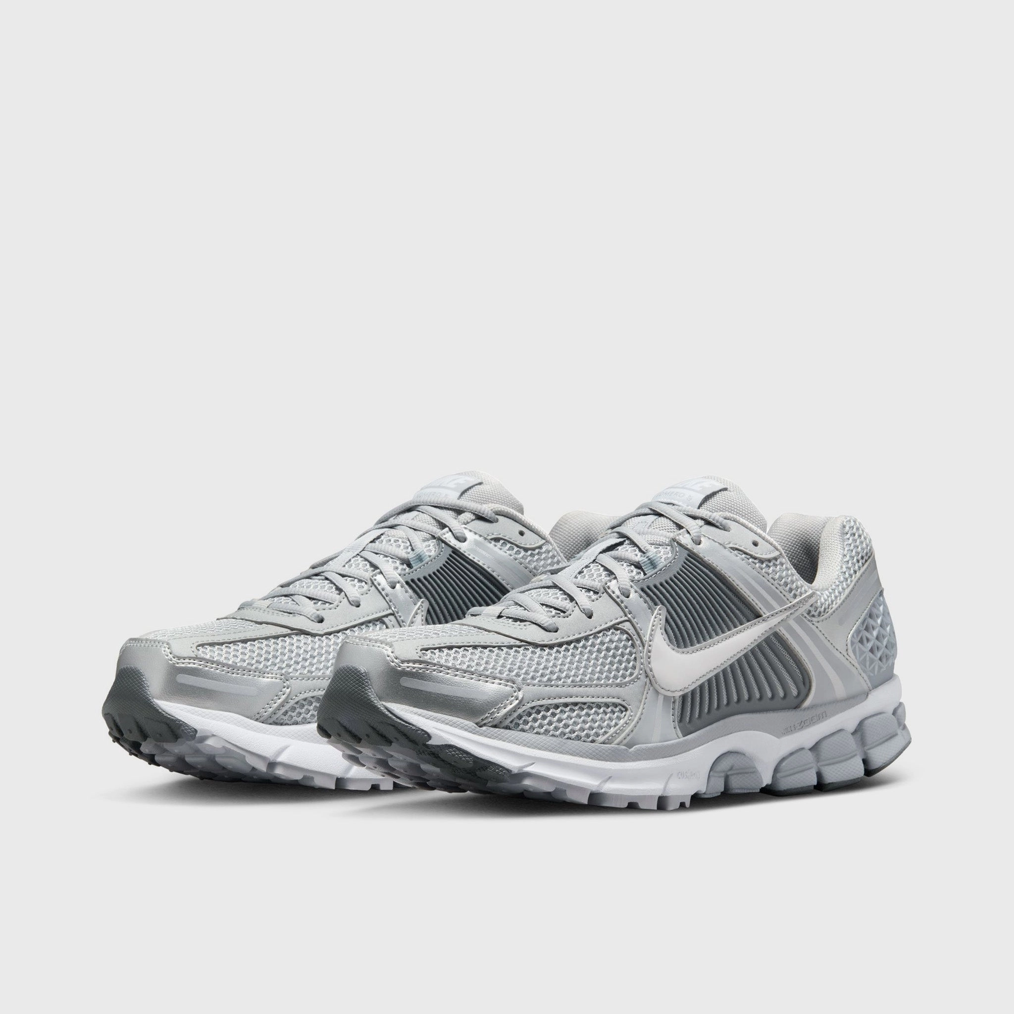 Nike Zoom Vomero 5 Wolf Grey / White - Metallic Silver Mono Mood