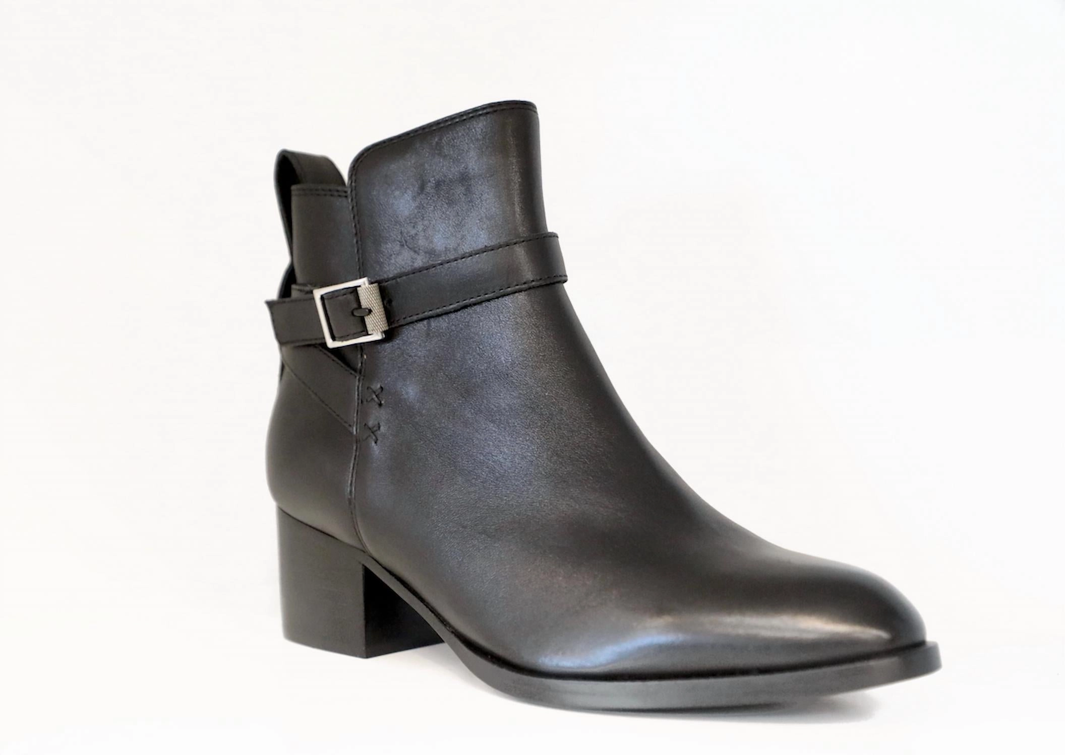 Women's Walker Buckle Boots In Black Anti   Blister