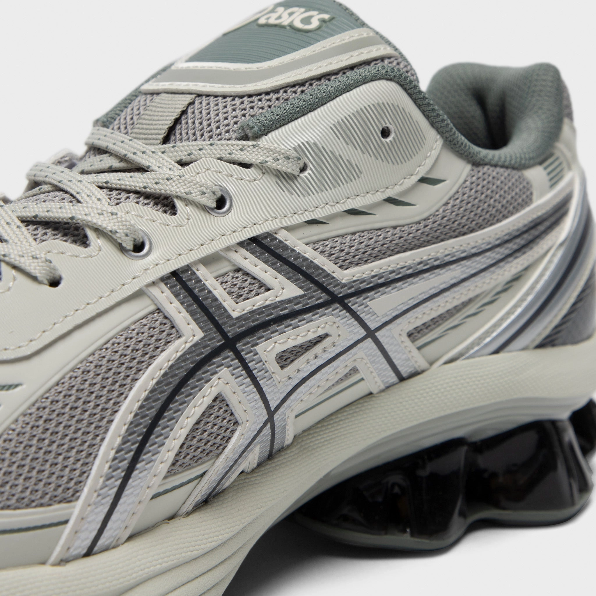 ASICS Gel-Kinetic Fluent Seal Grey / Pure Silver Minimal Edge