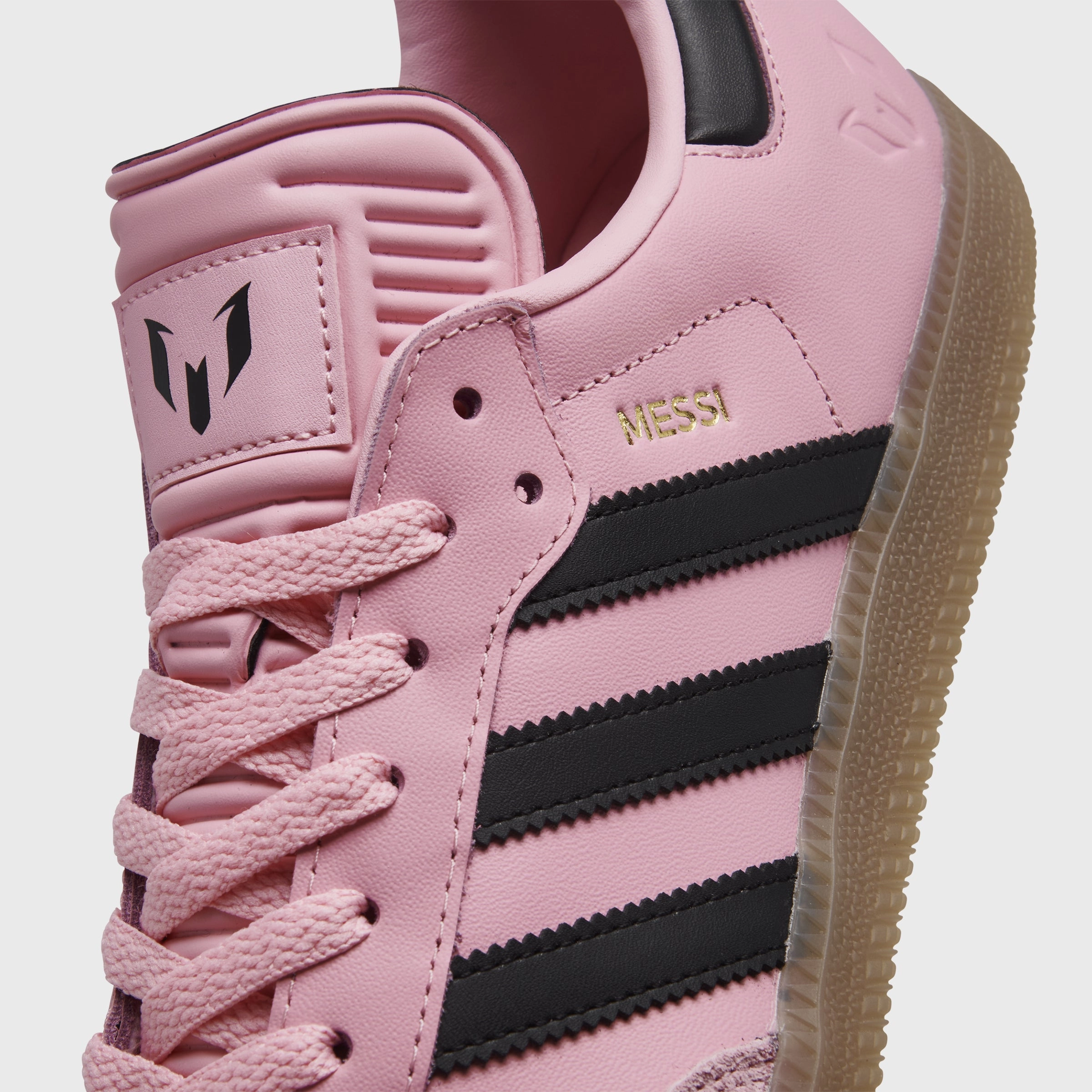 Smart Look City Utility adidas Samba Messi Light Pink / Black