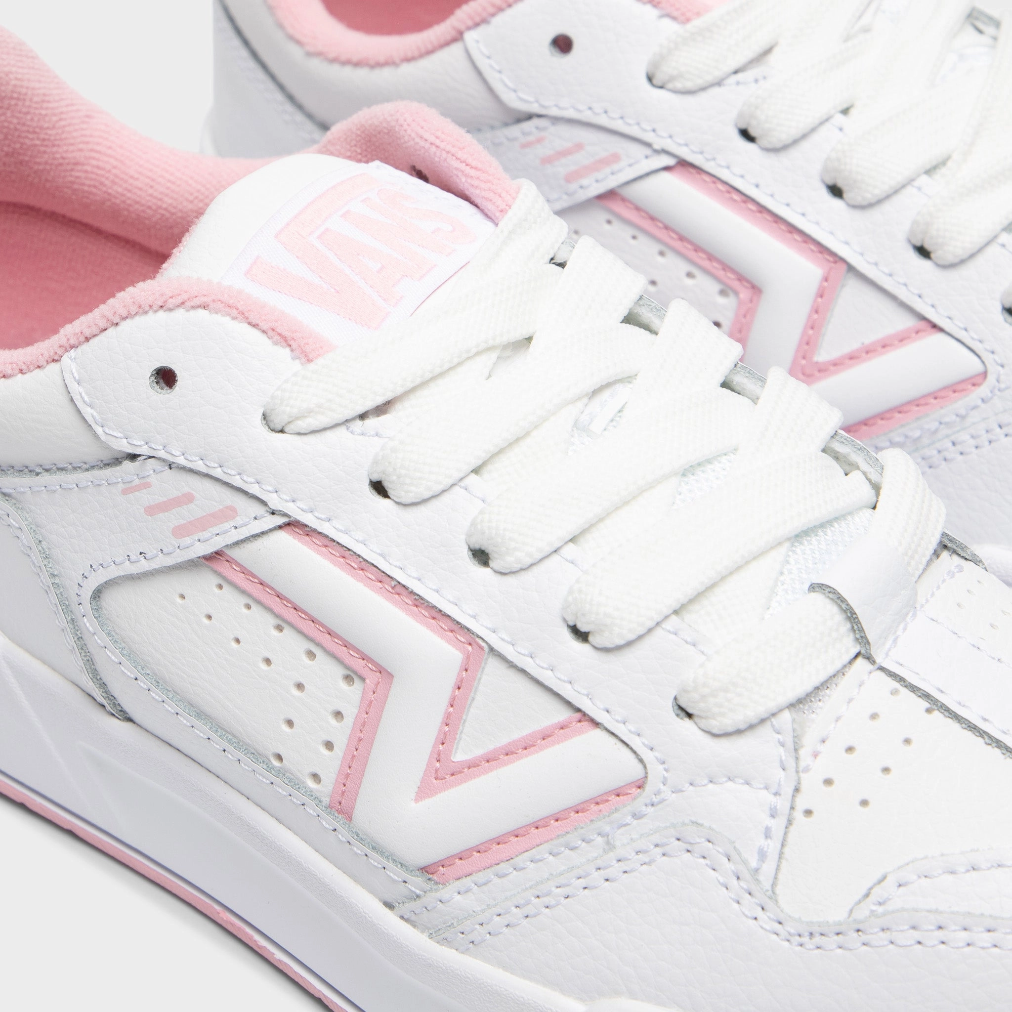 Vans Upland Leather White / Pink Breathable   lining Ergonomic Feel