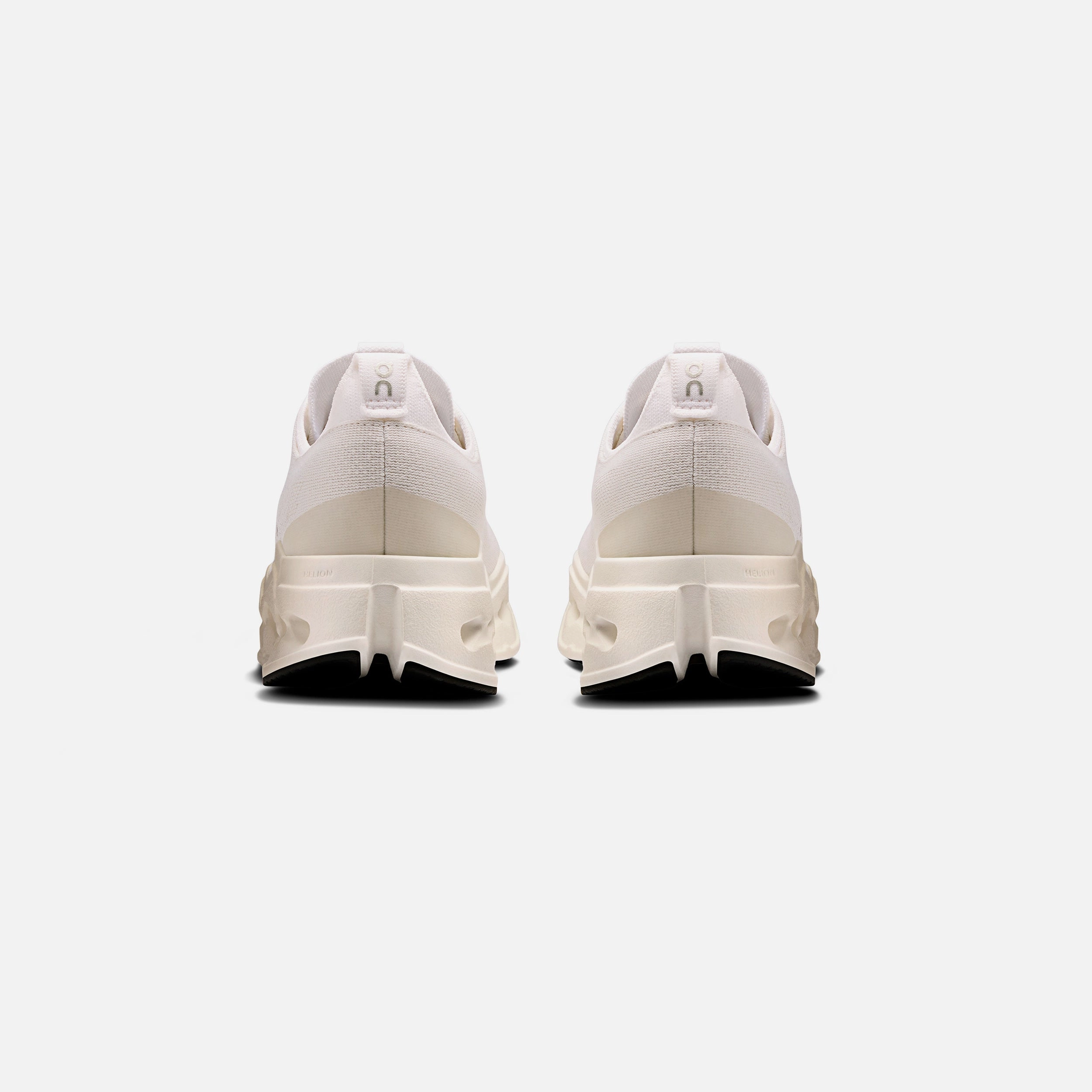 Moisture - Free Option Design Wmns Cloudsurfer Max Foot Security
