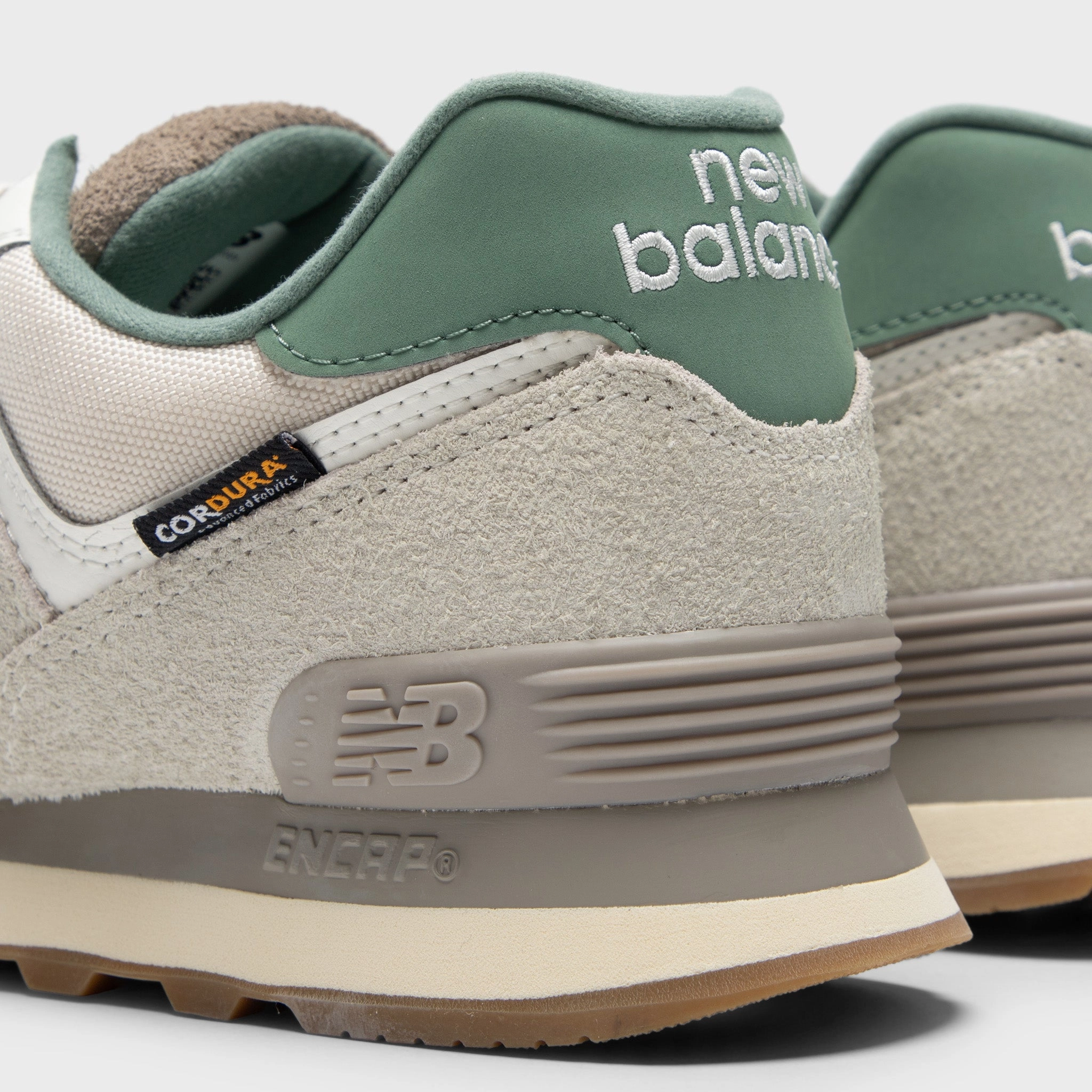 Easy Lace System night - running shoes New Balance 574 Calcium / New Spruce