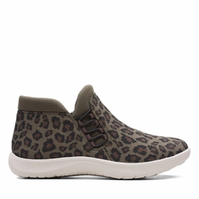 Eco Material Cold Weather Commuter Clarks Adella Pine in Green Synthetic