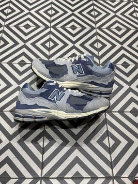 Phylon Midsole Construction Shock-absorbent look New Balance 2002R Protection Pack Light Arctic Grey Purple (Taille 41,5)